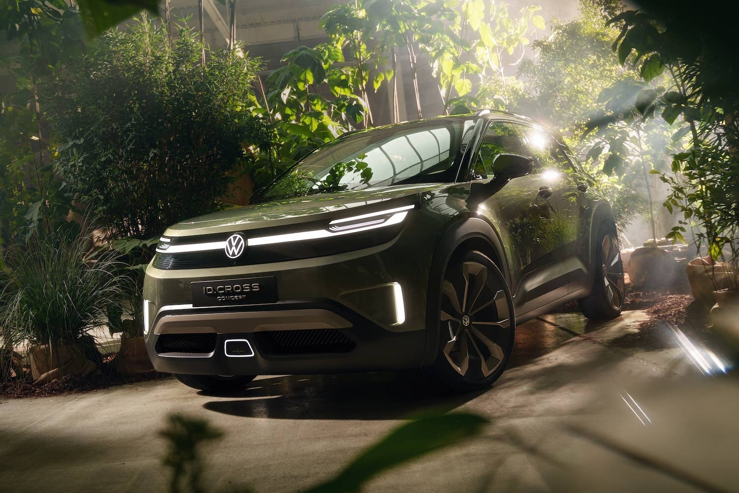 Volkswagen ID. Cross Concept front quarter Jungle