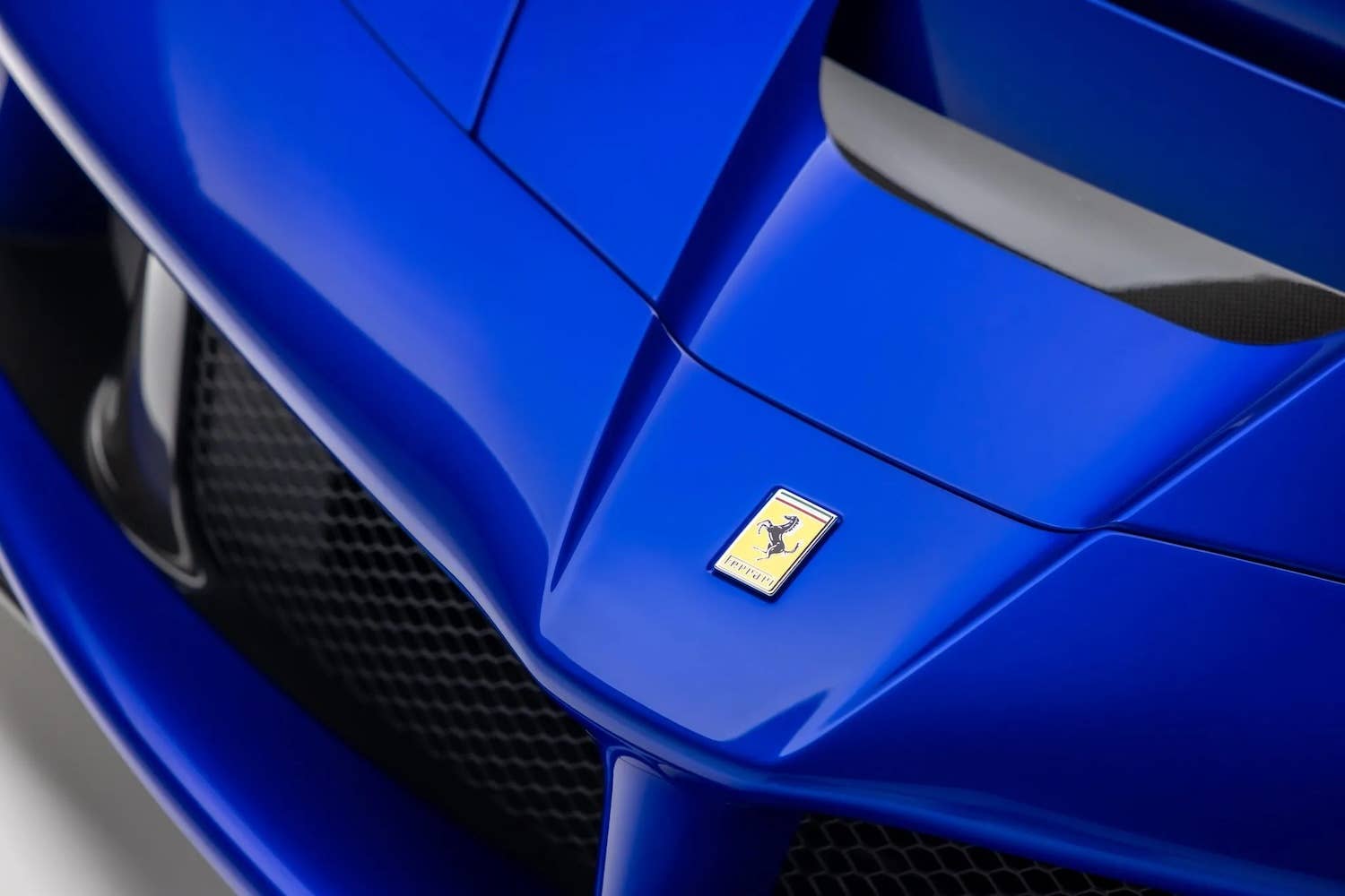 2014 Ferrari LaFerrari Blue Elettrico hood badge