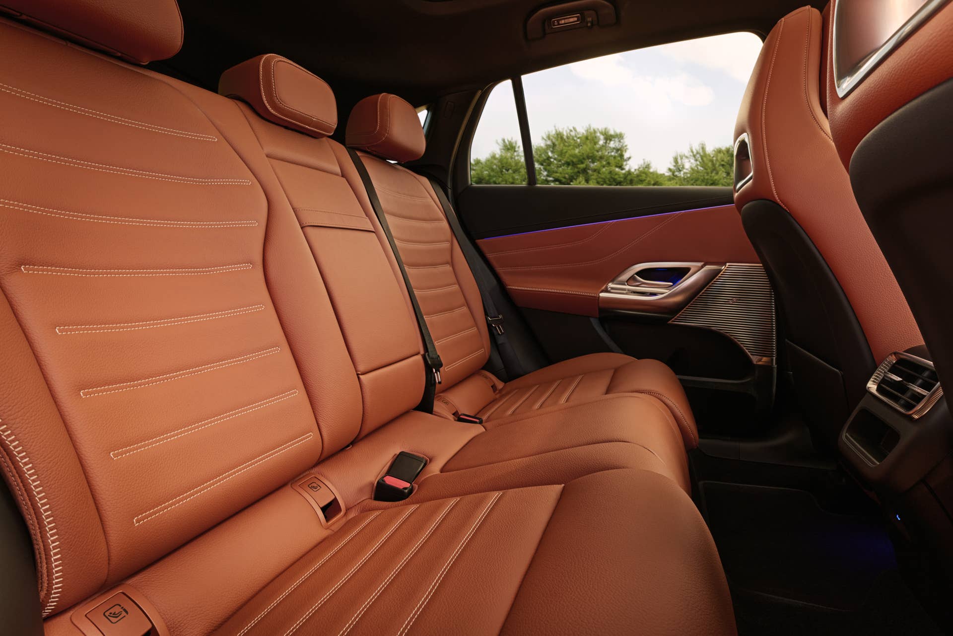 2026 Mercedes-Benz GLC interior
