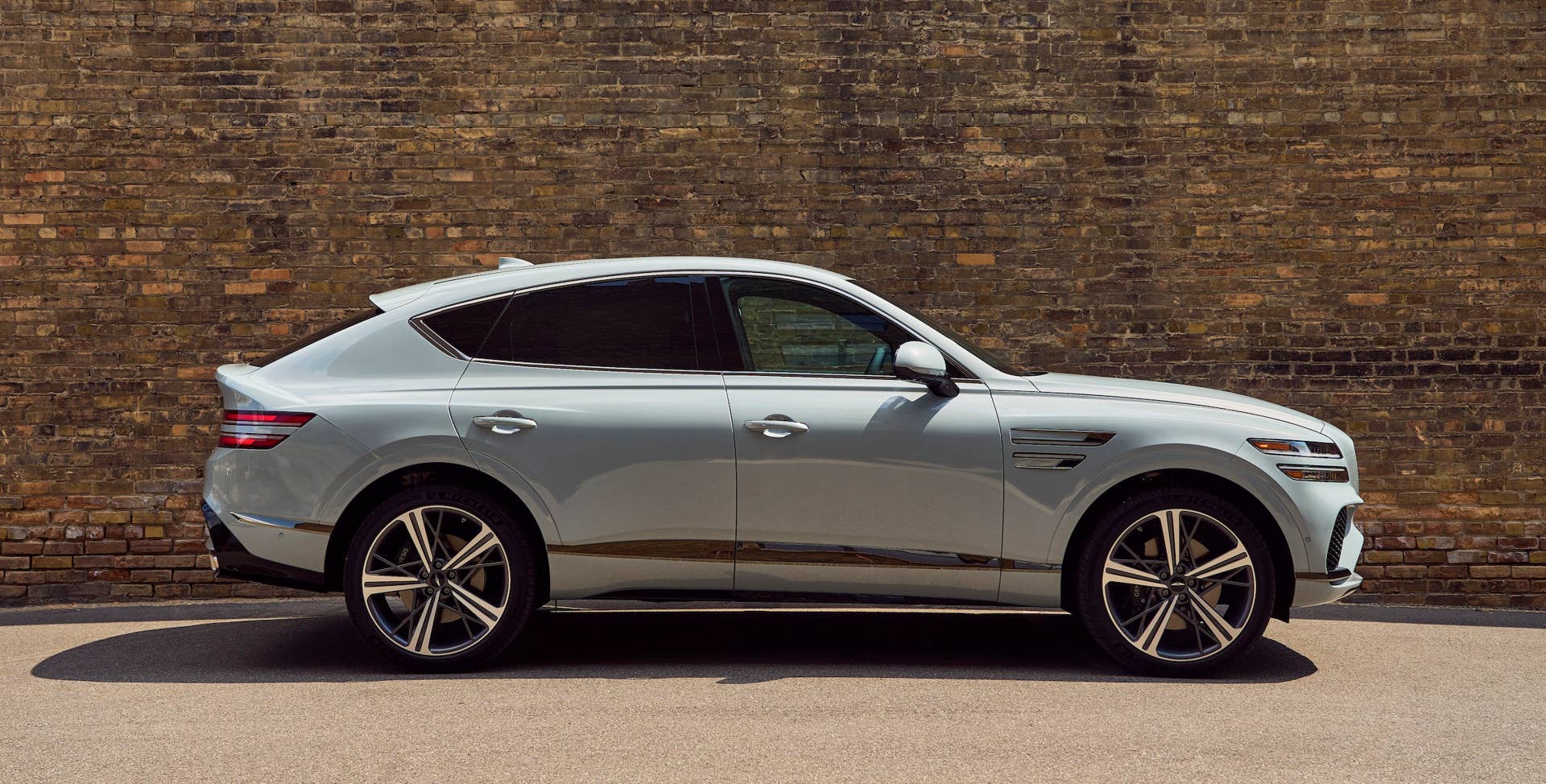 2025 Genesis GV80 Coupe silver side view