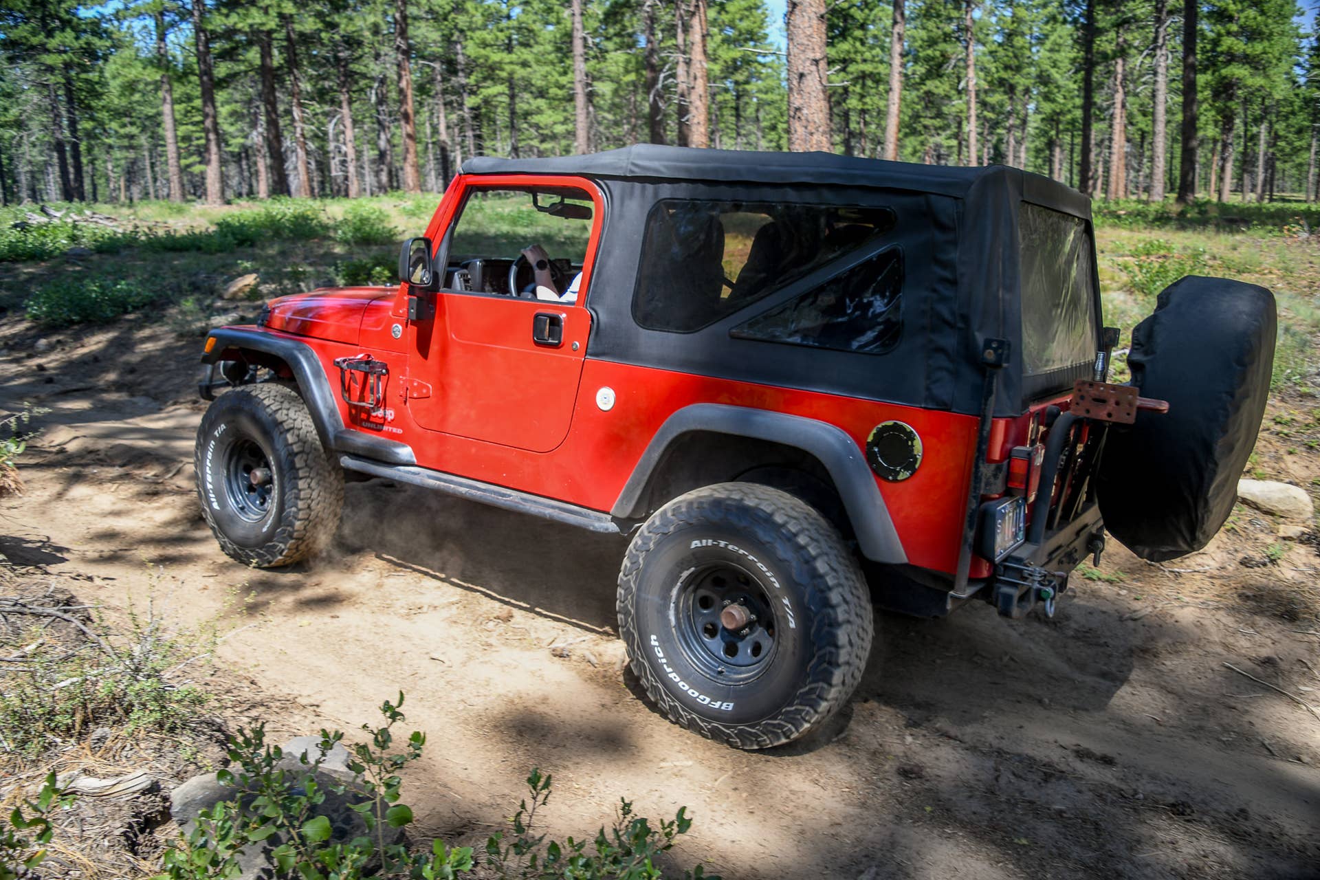 The side profile of the 2006 Jeep Wrangler Unlimited