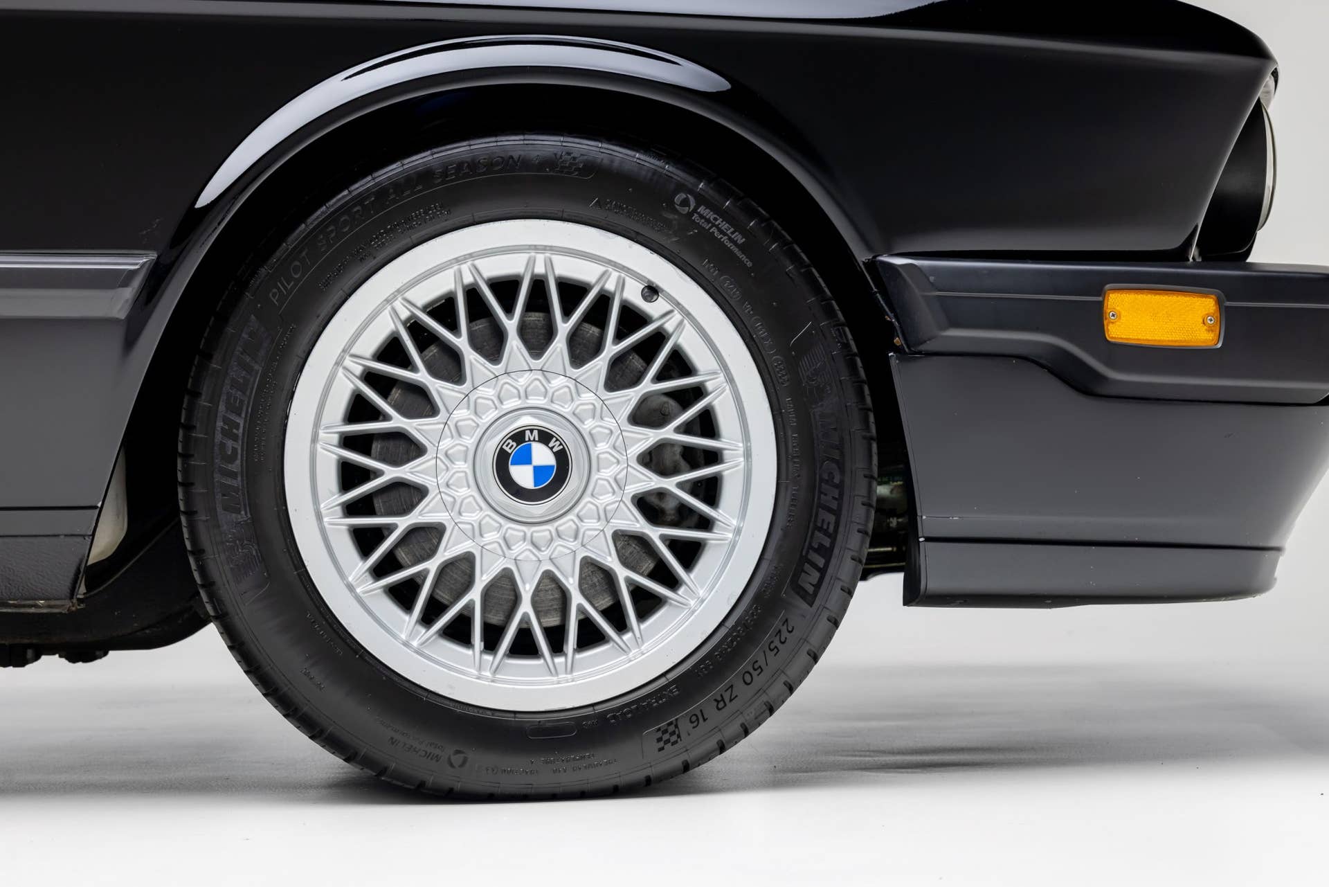 Rare 1988 BMW E28 M5 For Sale With 59,000 Miles - Autoblog