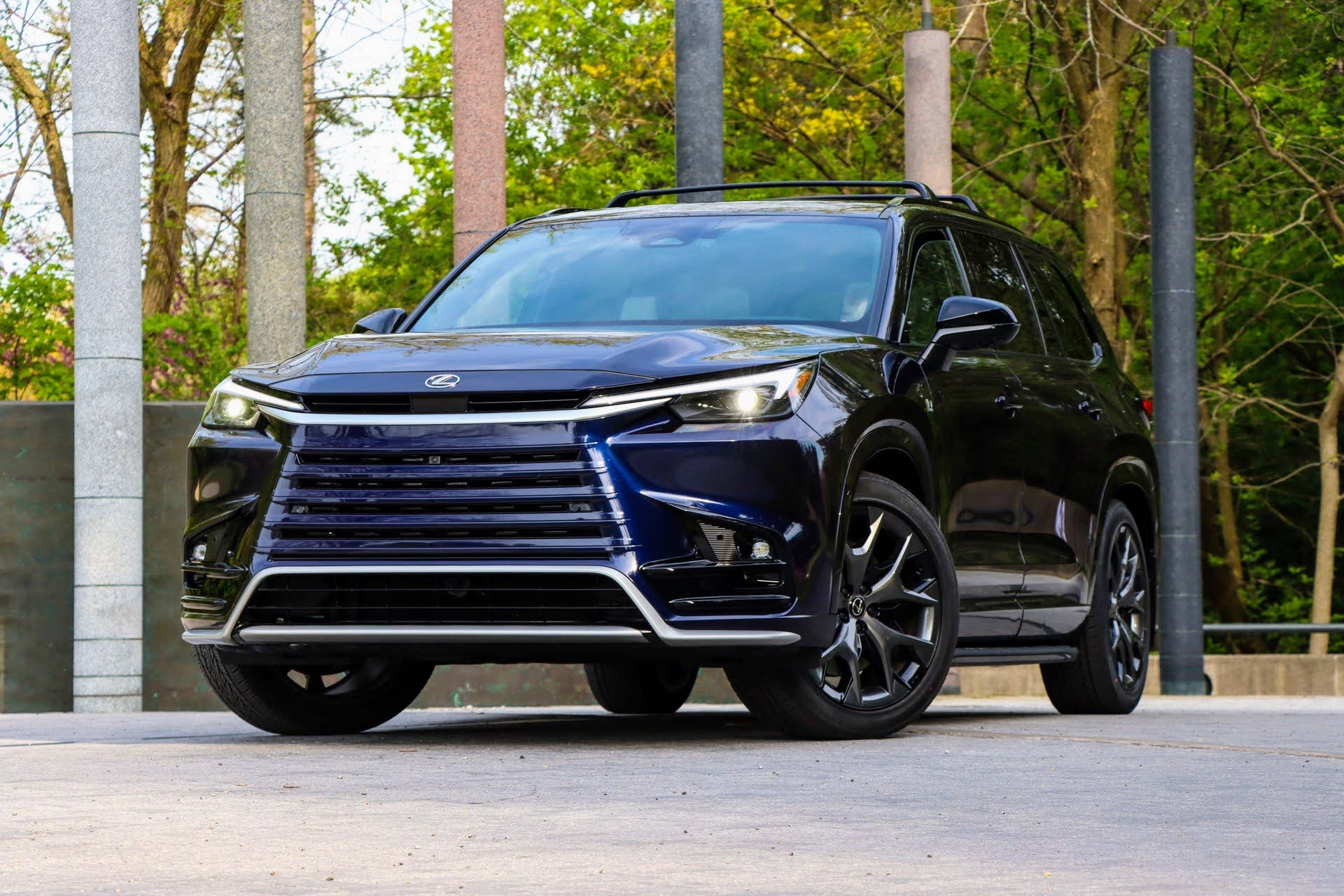 2025-lexus-tx-500h-blue-front-