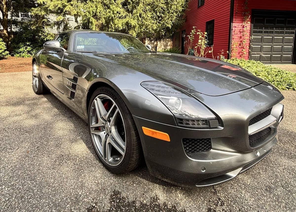 Mercedes SLS AMG Gullwing For Sale front quarter
