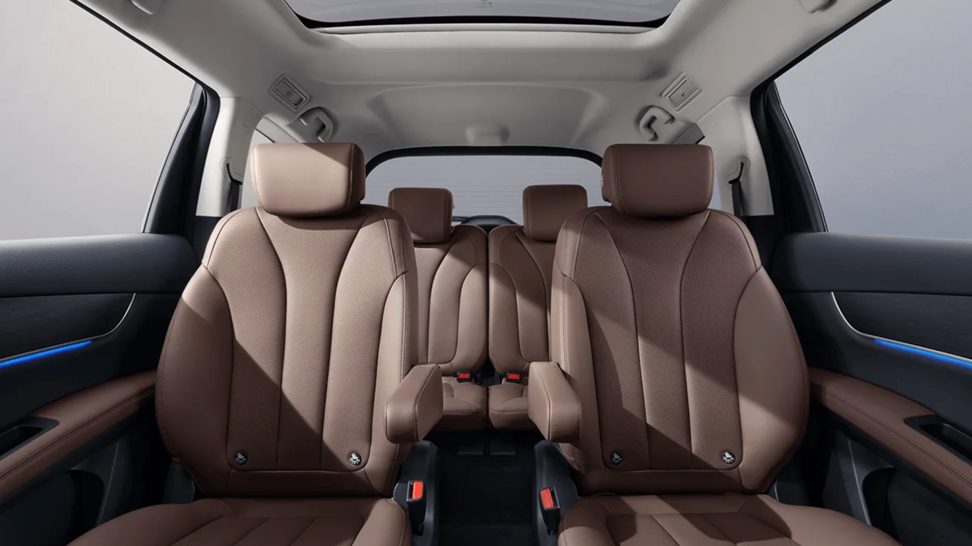 BYD eMAX 7 captain seats