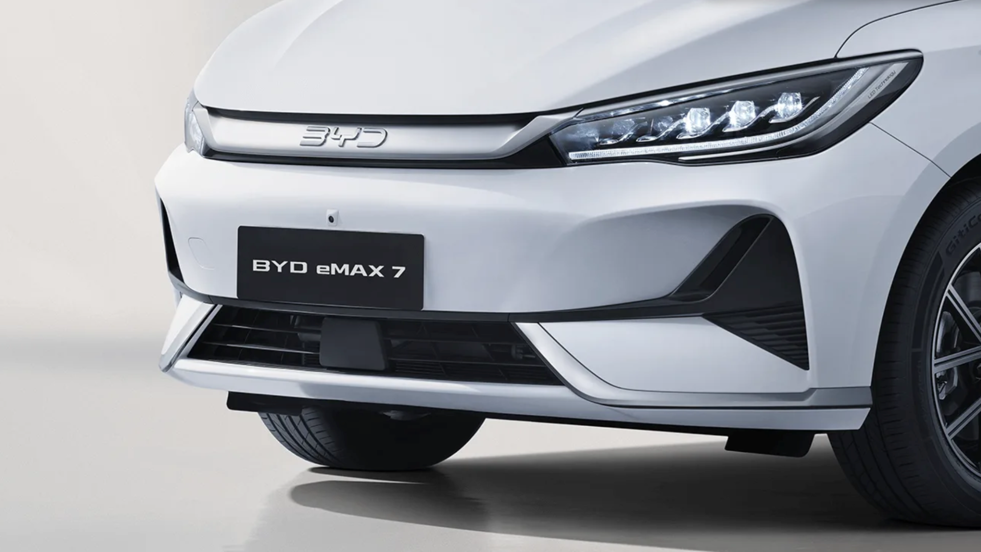 BYD eMAX 7 Headlamp Grill