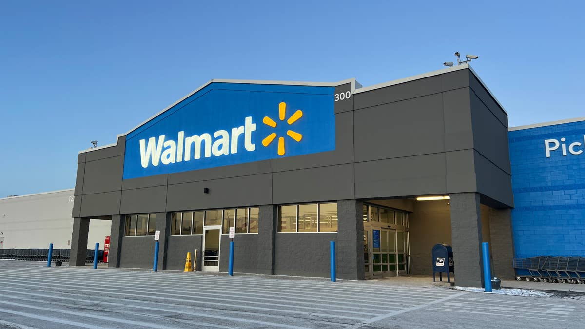 Shoppers Call This $24 Portable Tire Inflator at Walmart 'Well Worth the Money'