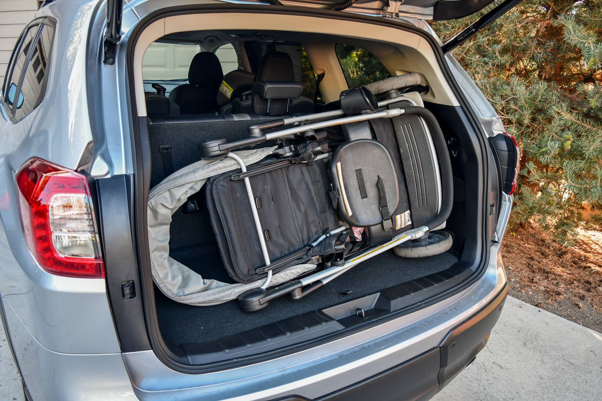 2024-2026 Subaru Ascent trunk