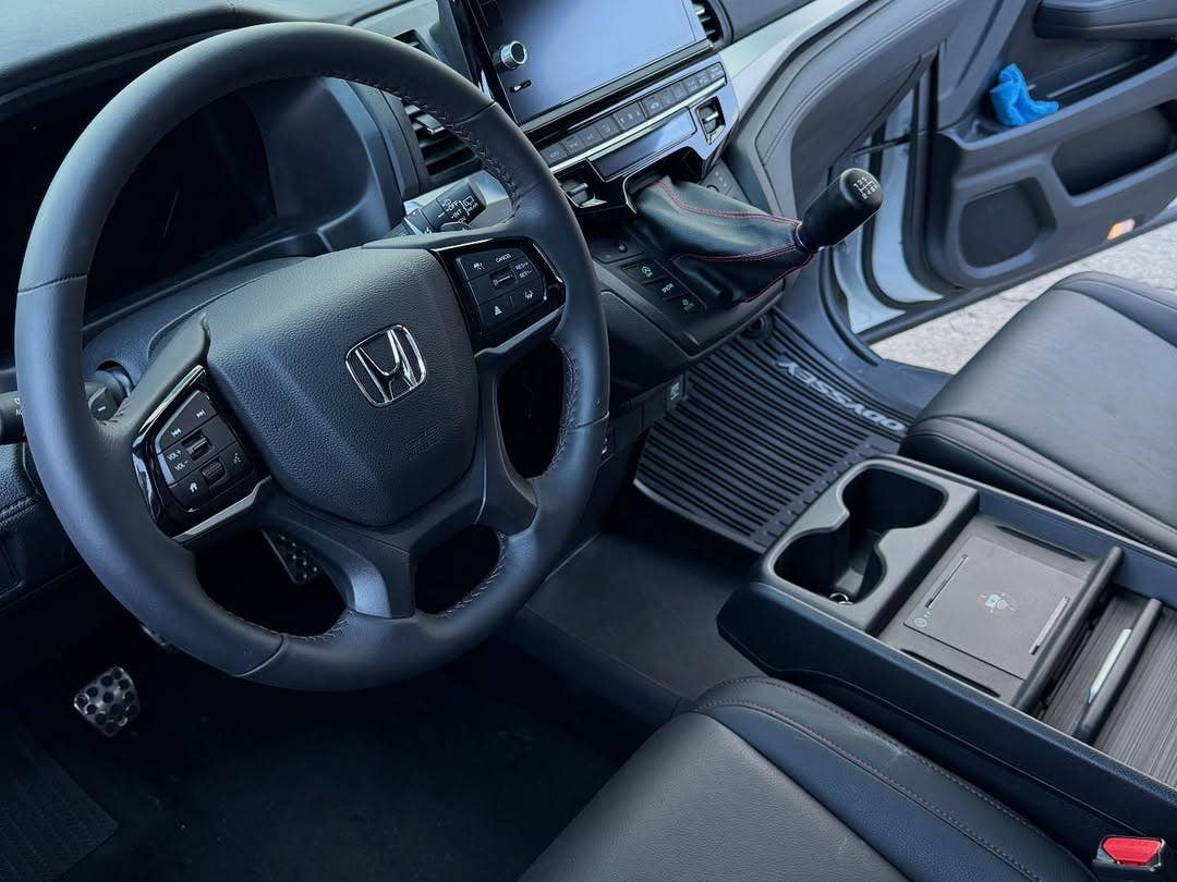 This 550-HP Honda Odyssey Type R Is the Ultimate Sleeper Minivan - Autoblog