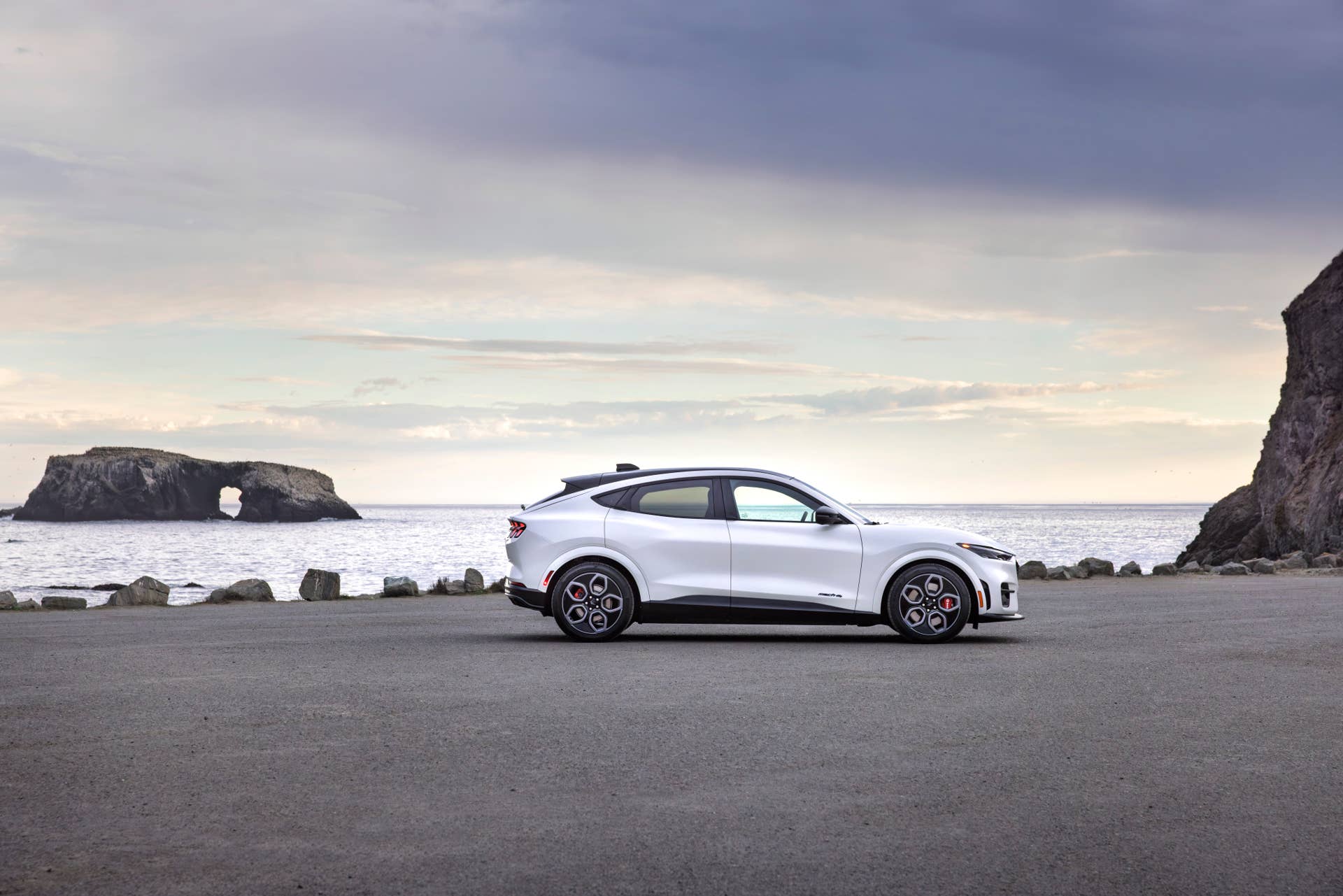 This image has an empty alt attribute; its file name is 2026-mustang-mach-e-gt-california-special.jpg