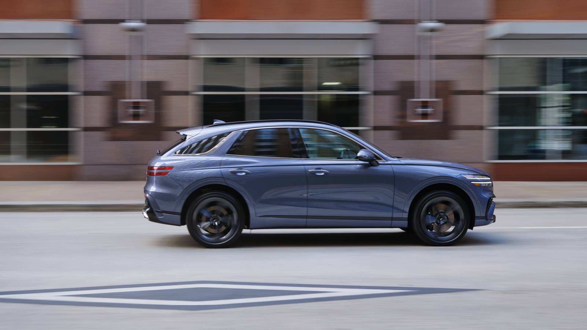 The side profile of the GV70