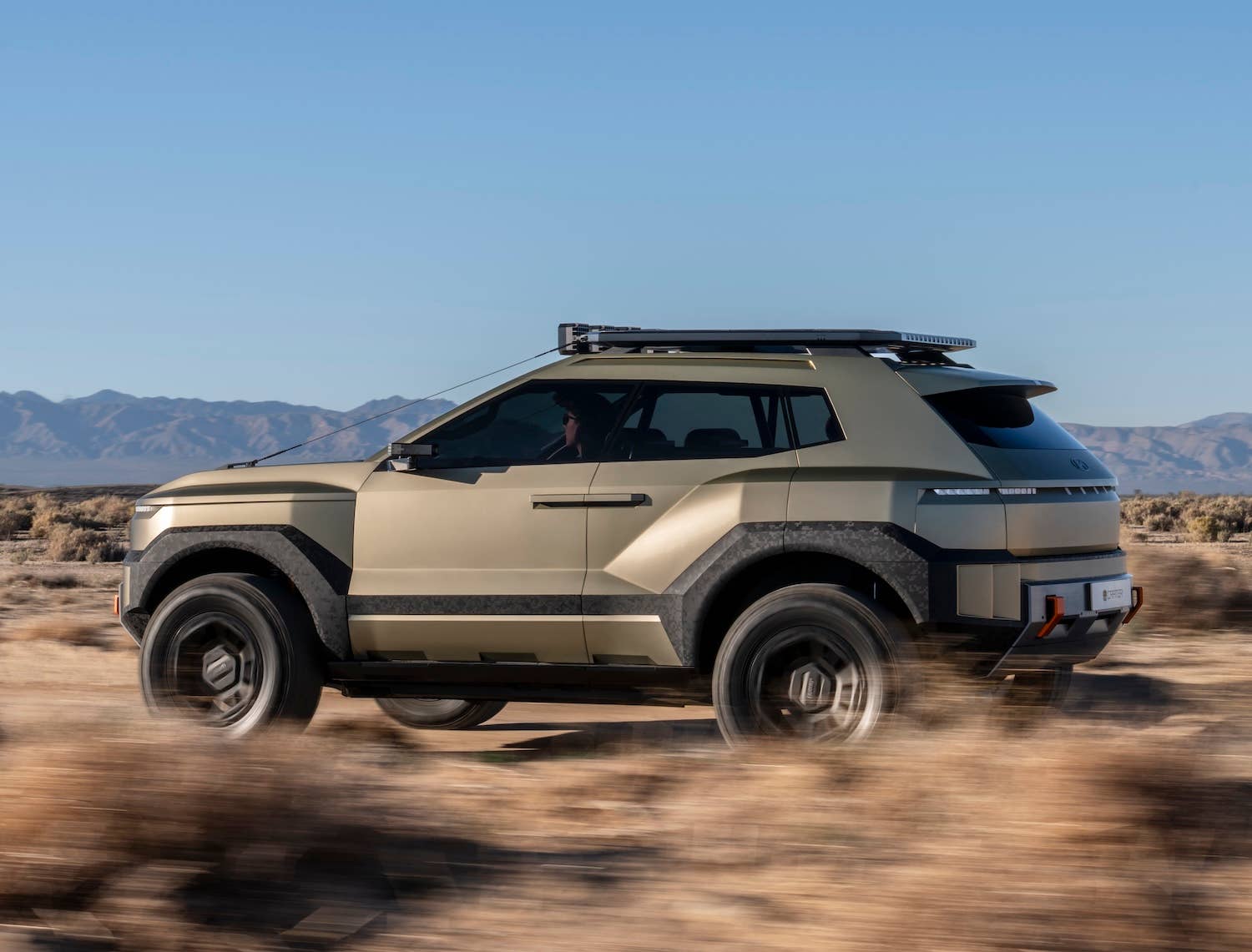 Hyundai Crater Concept side dynamic