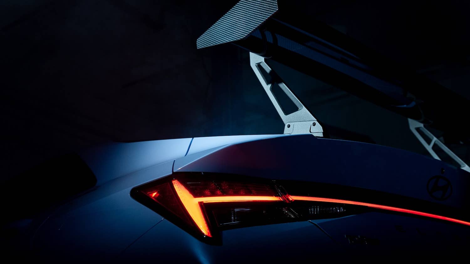 Hyundai Elantra N TCR Edition swan-neck wing
