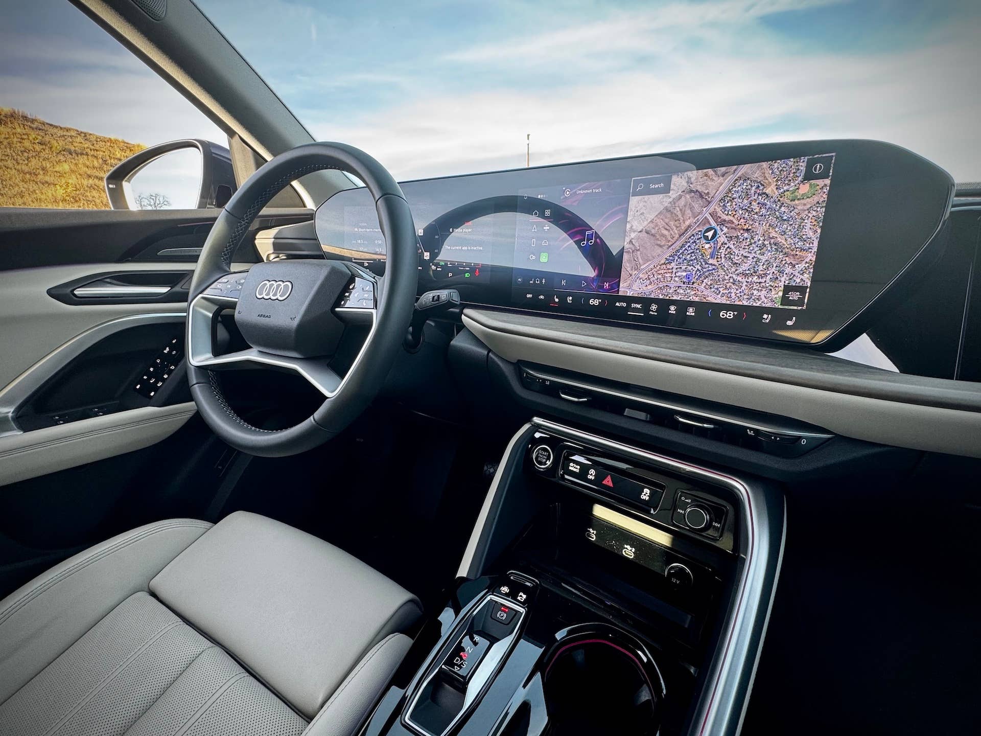 2025 Audi Q5 front interior