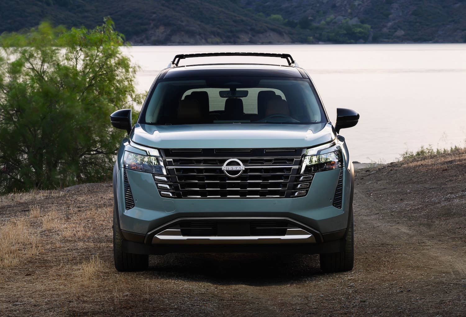 2026 Nissan Pathfinder front static