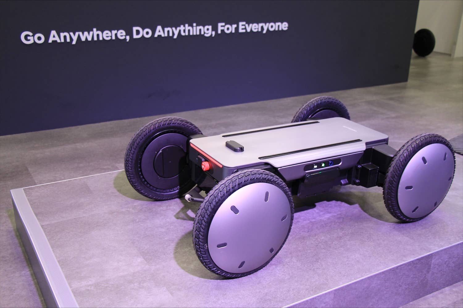 Mobed Loading Hyundai's MobED Proves Perfect Suspension System Exists - Autoblog
