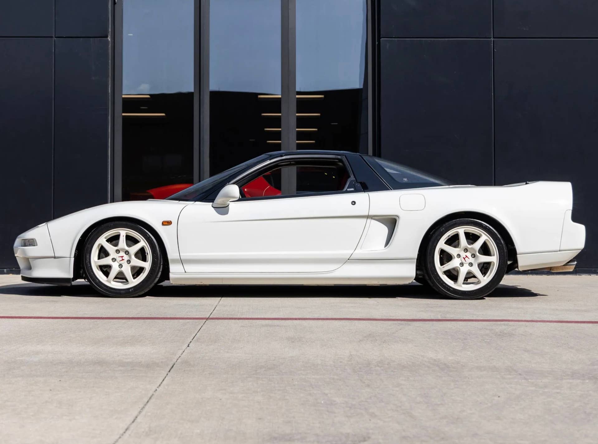 Collectors Are Driving This Ultra-Rare 12,000-Mile 1995 Honda NSX-R ...