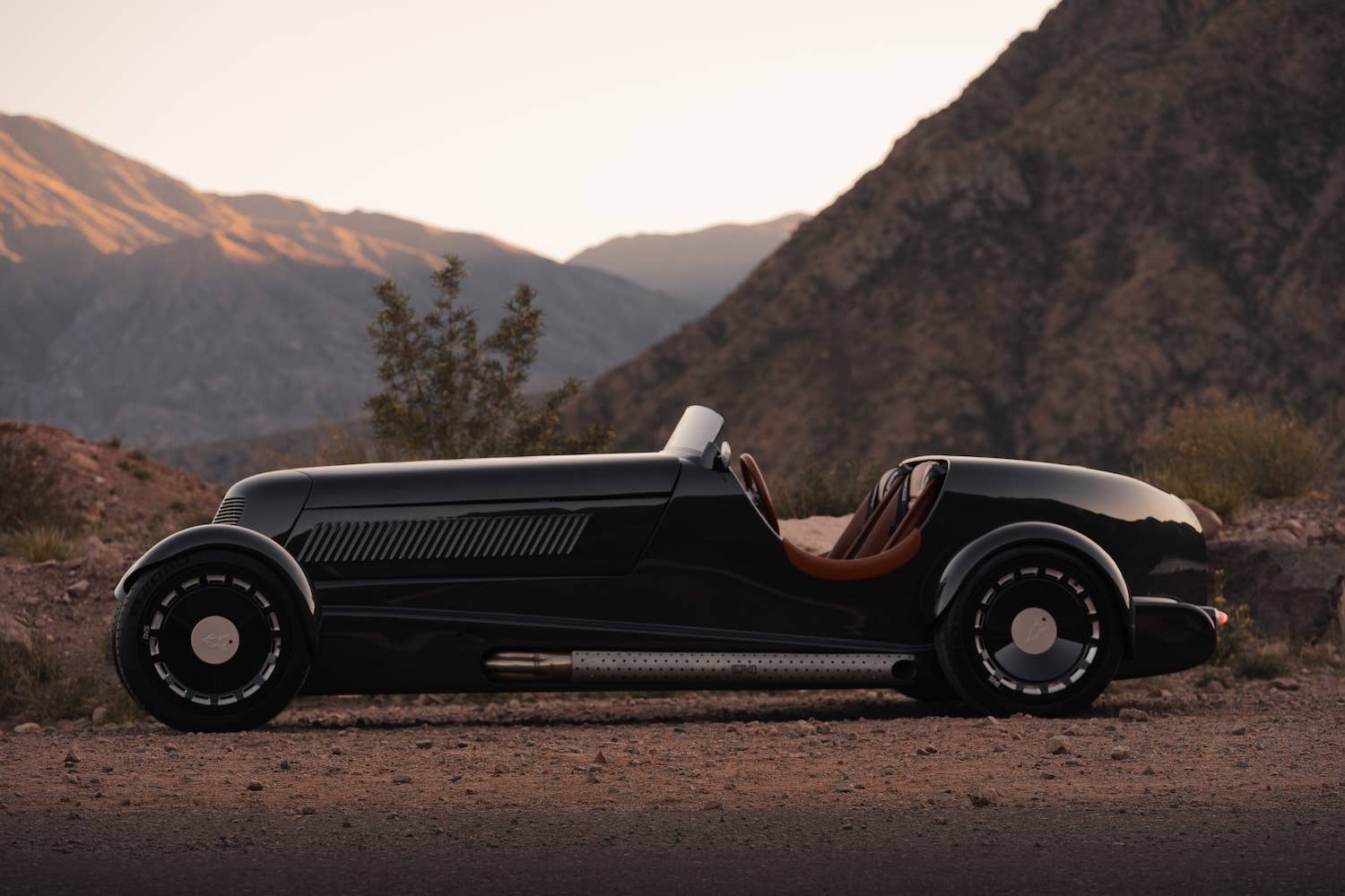 This Unknown 400-HP Track Car Weighs Less Than a Miata and Hits 62 MPH ...