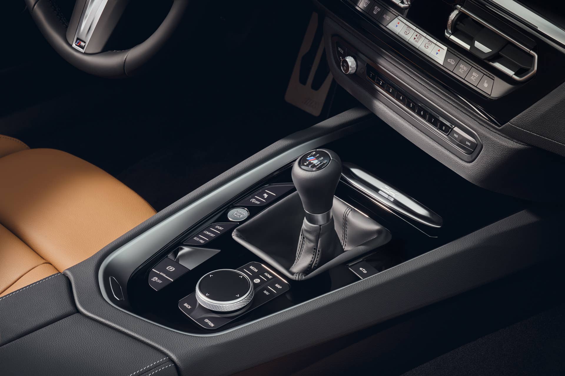 The manual gear shifter in a BMW Z4