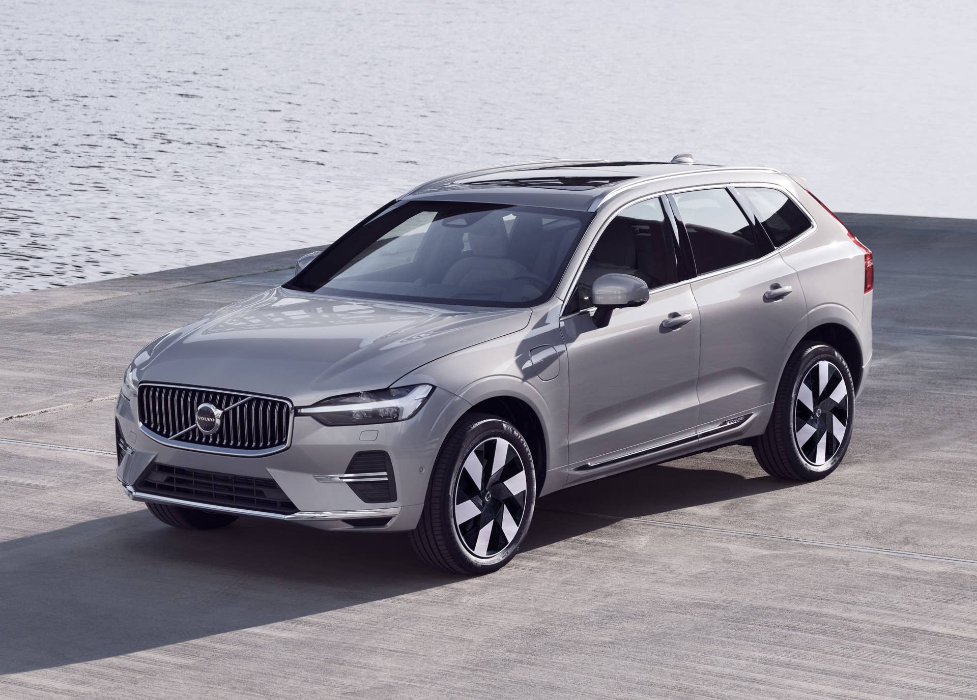 High front three quarter shot of a Volvo XC60 crossover SUV