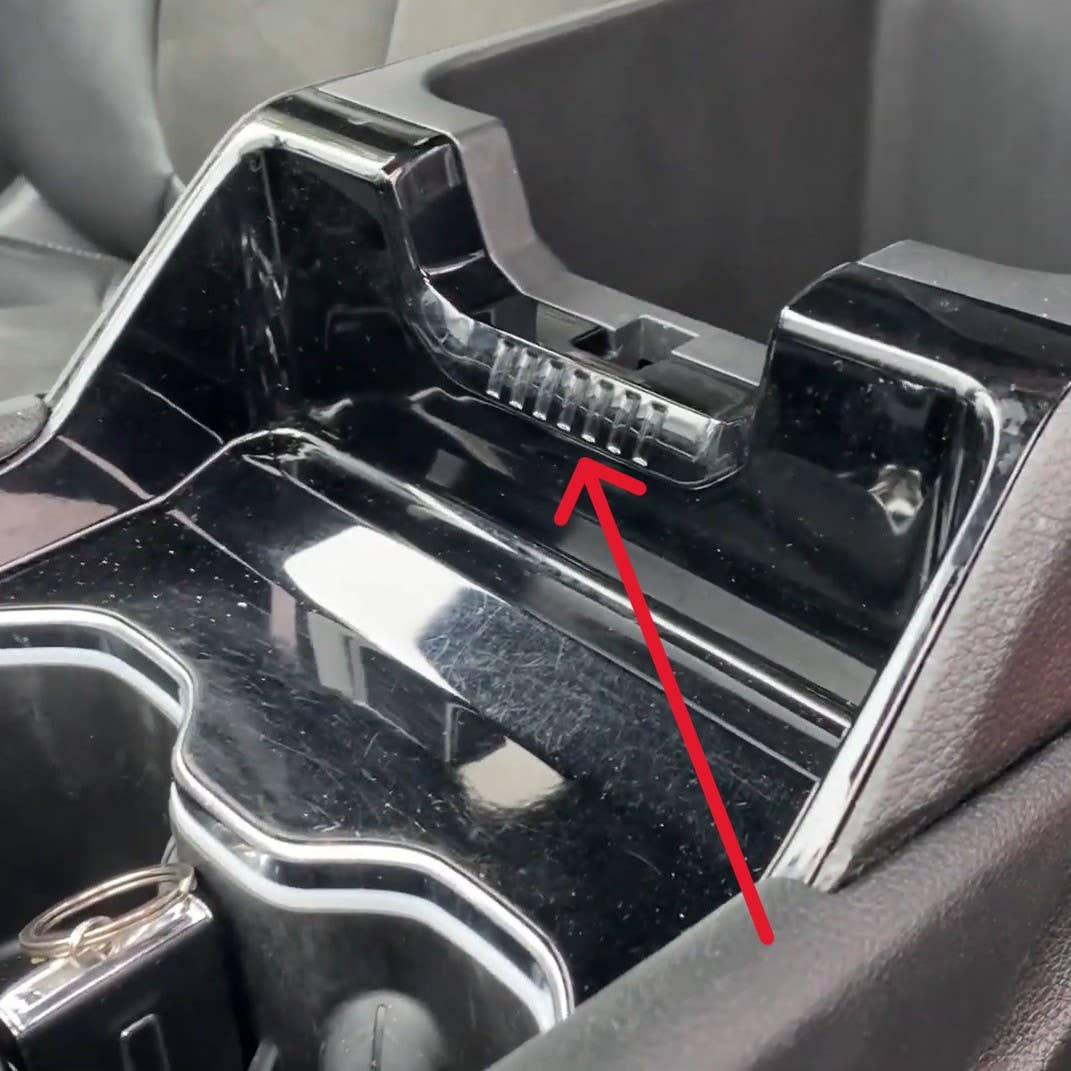 2022 Jeep Grand Cherokee Easter Eggs 7-slot center console catch