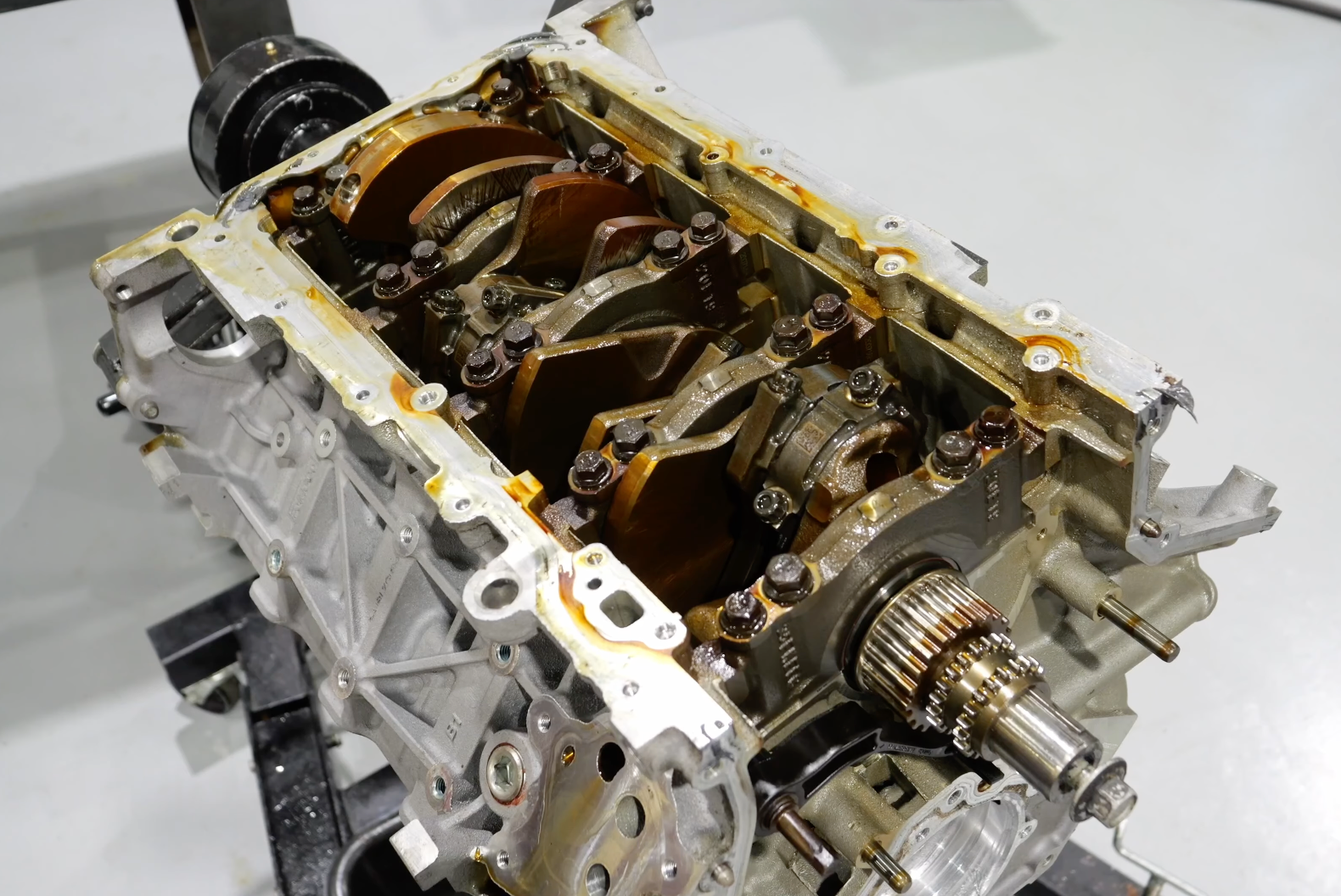 Gen4 Ford Coyote V8 Engine Teardown