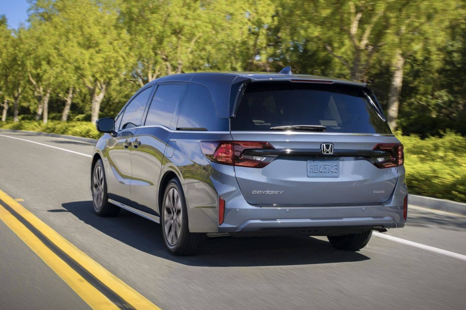 2026 Honda Odyssey rear 3/4 view