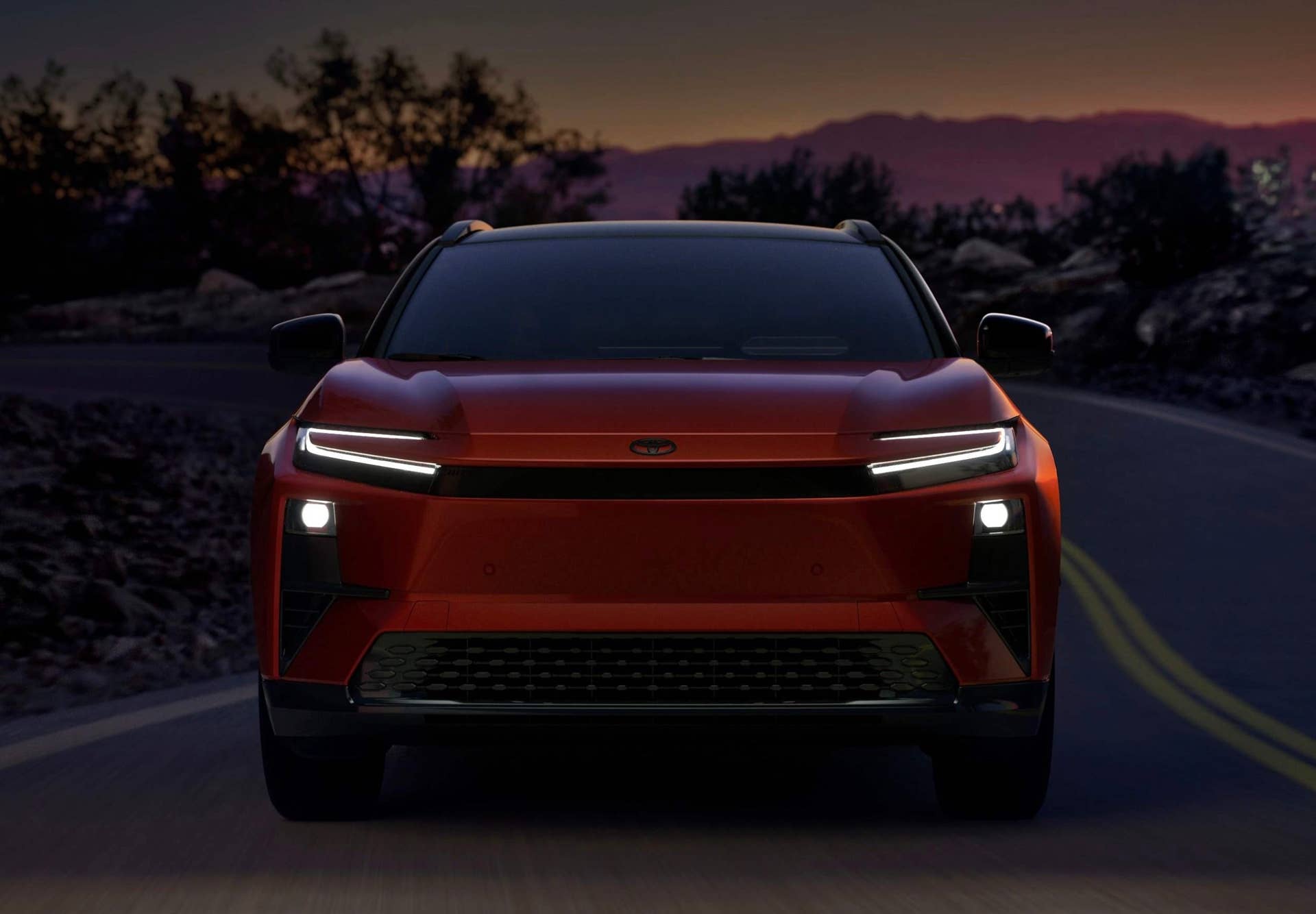 2026 Toyota C-HR XSE in Tandoori with Midnight Black 2-tone front view