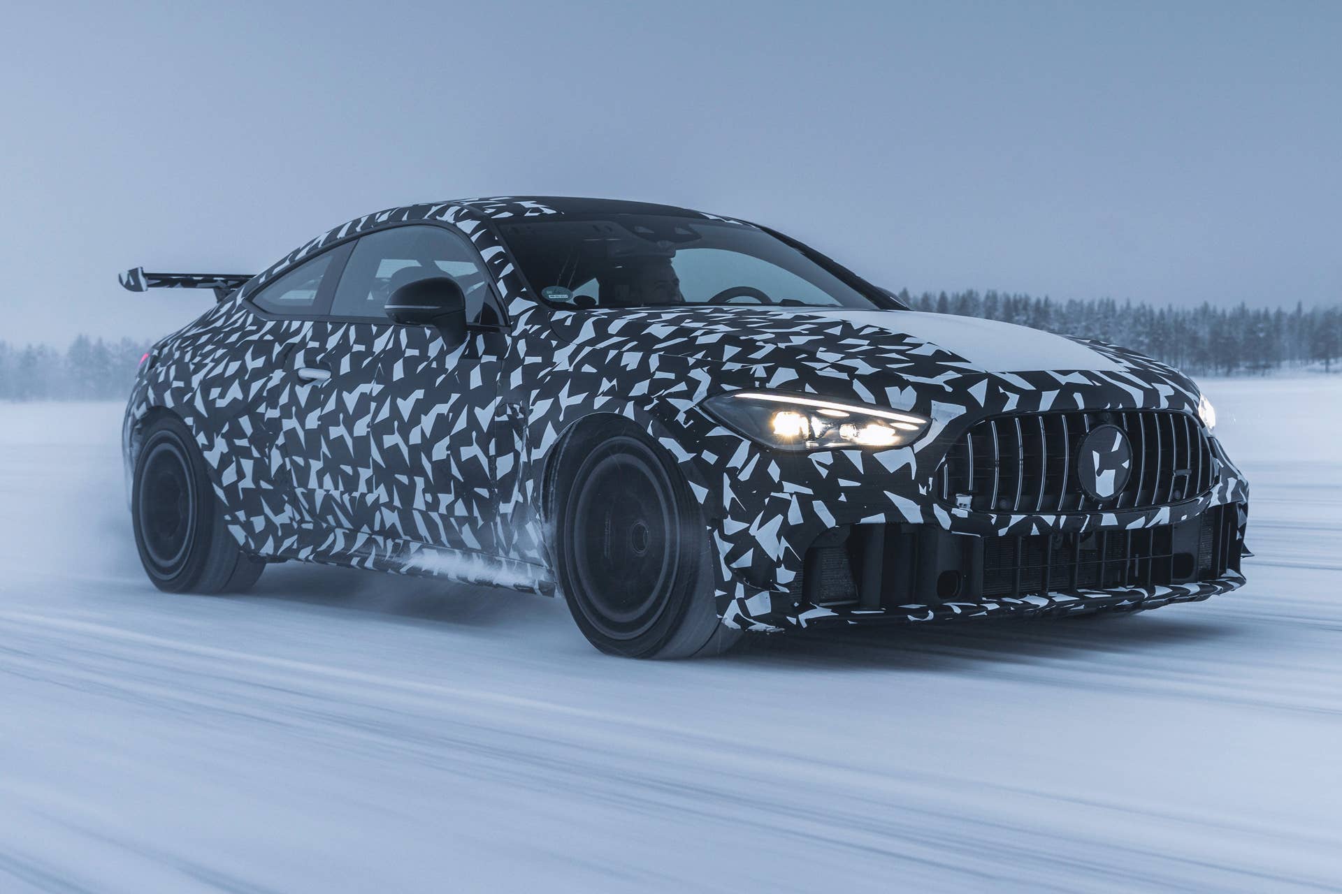 Mercedes-Benz Teases New 'Extreme' AMG CLE Mythos - Autoblog