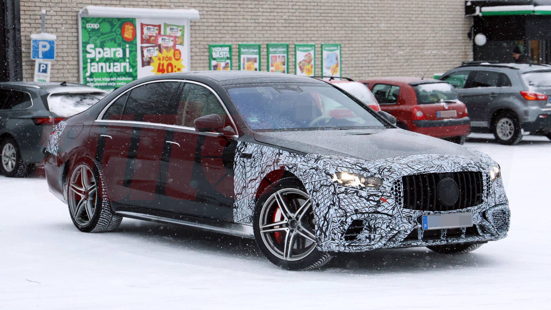 2027 Mercedes-AMG S63 prototype spy shot