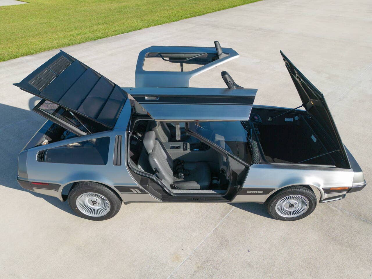 1980 DeLorean DMC-12