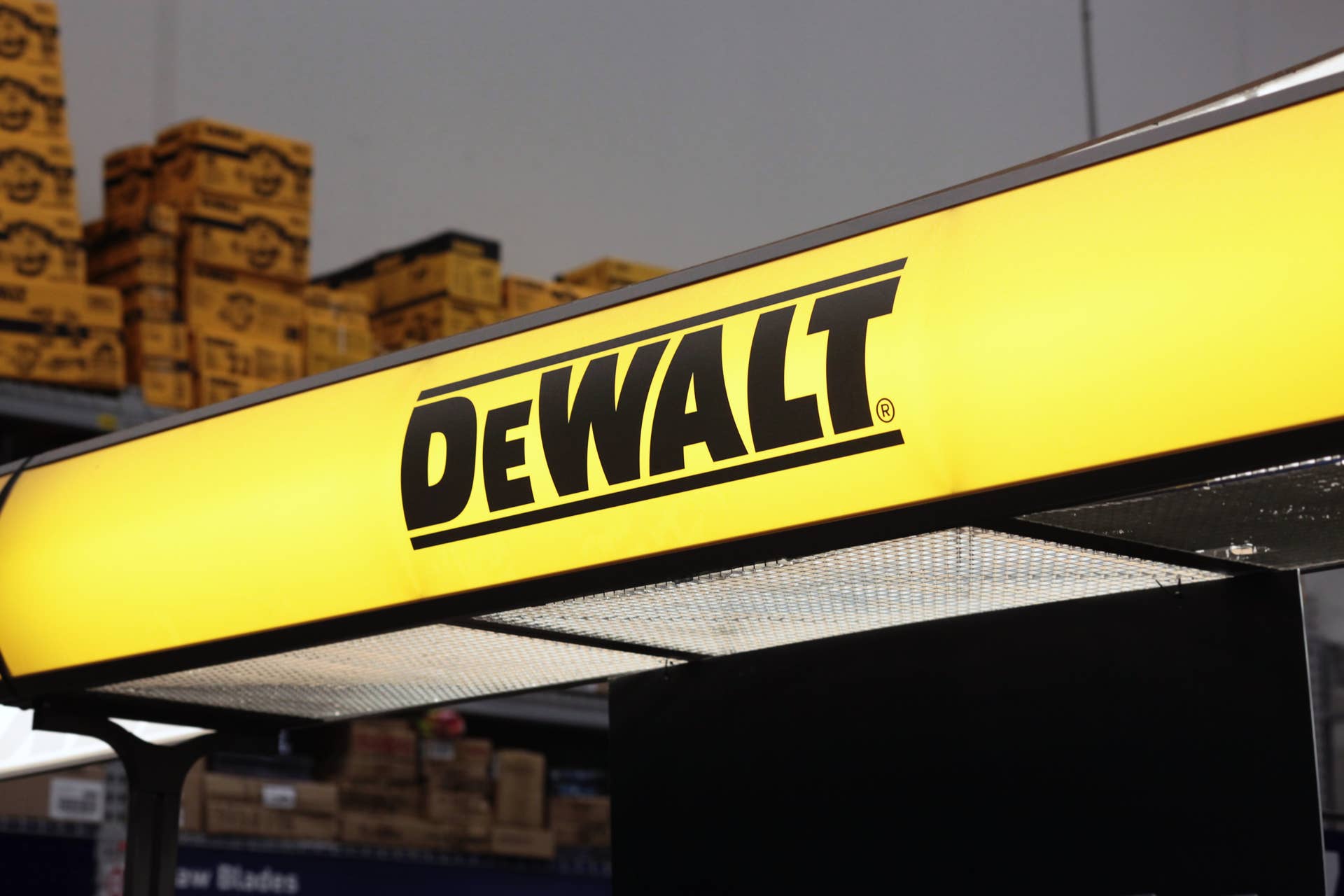 Walmart Has a Cordless DeWalt Router on Sale for 50% Off - Autoblog