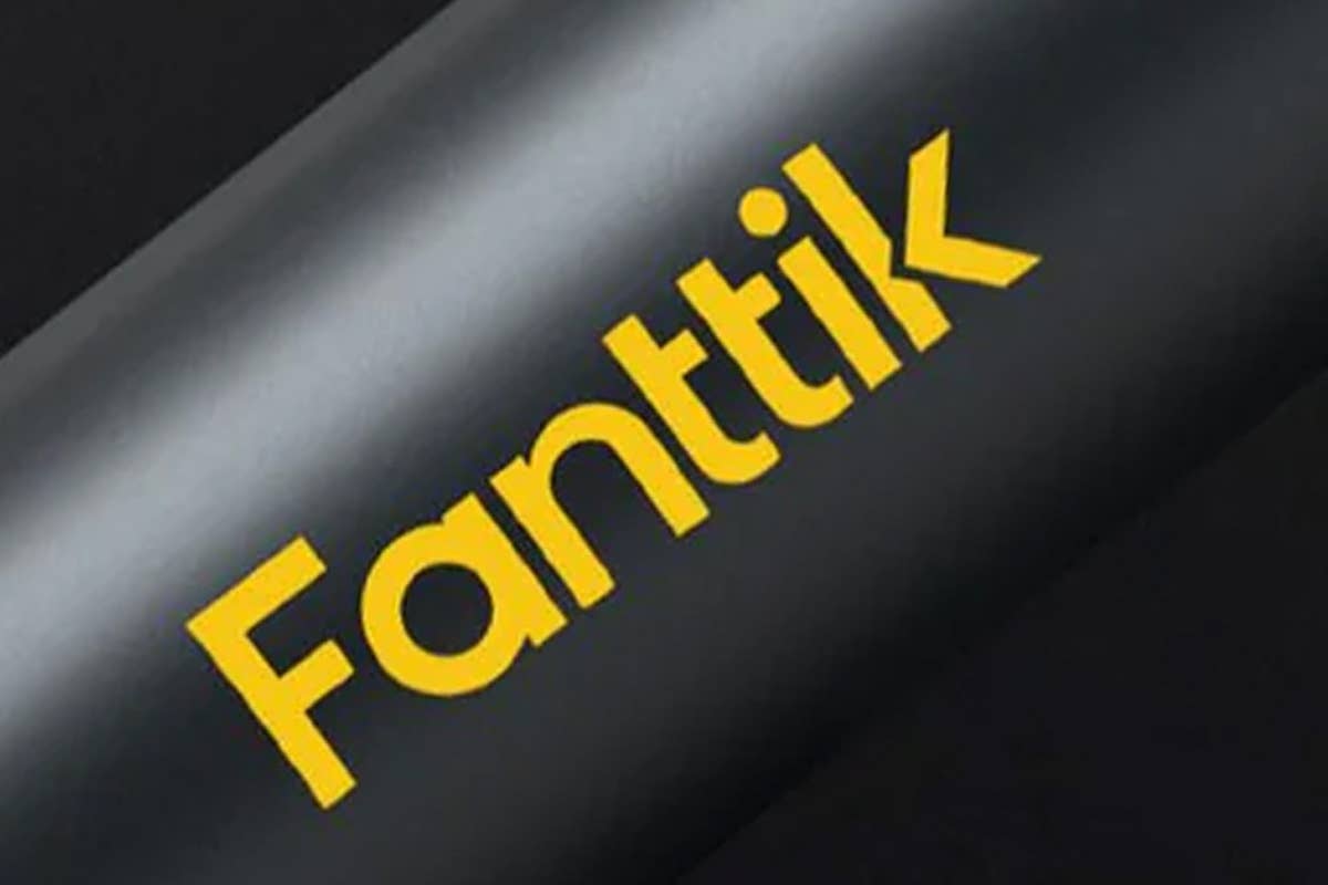 A handle with the Fanttik logo displayed across it