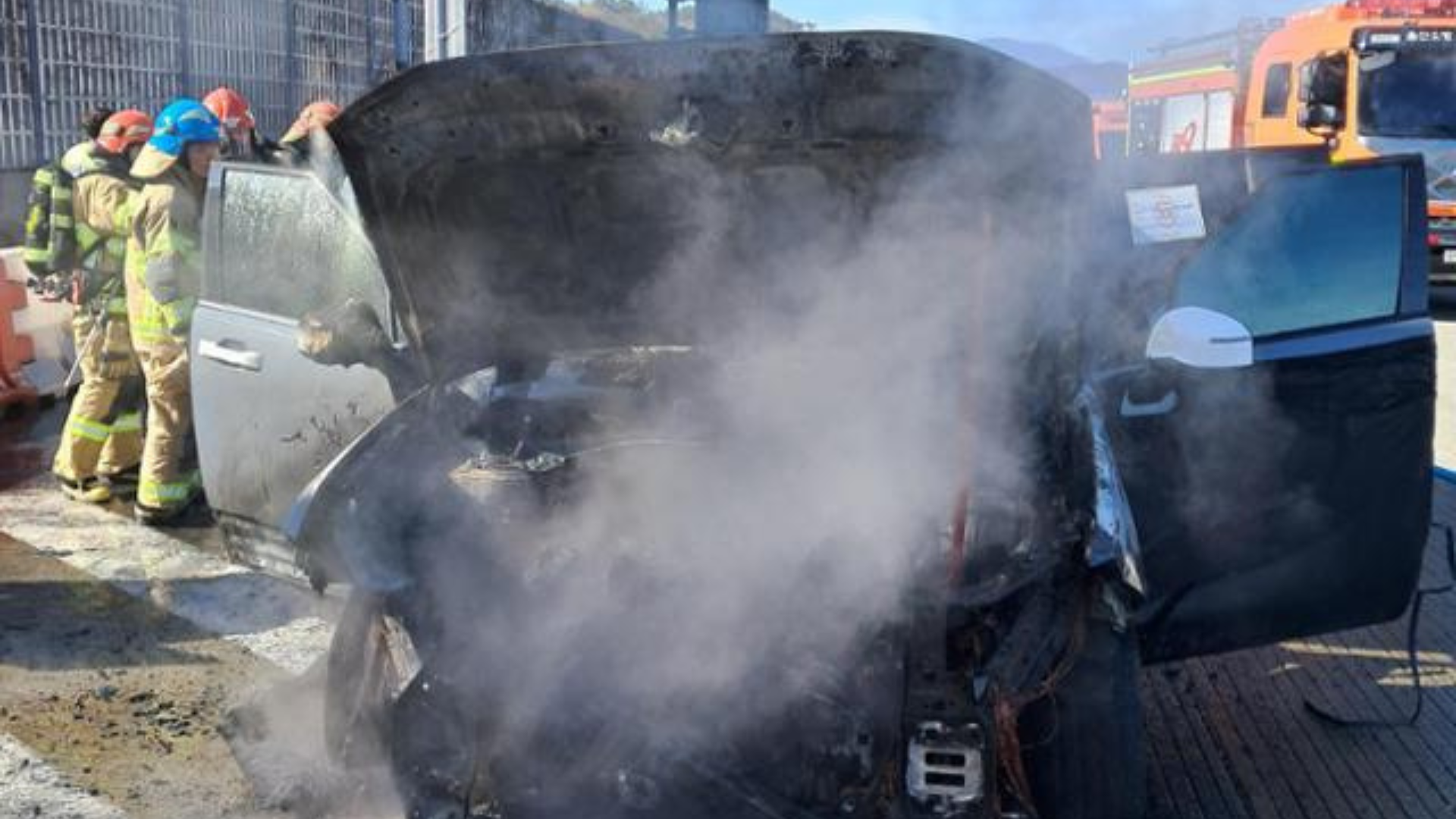 Hyundai Santa Fe Test Car Fire2