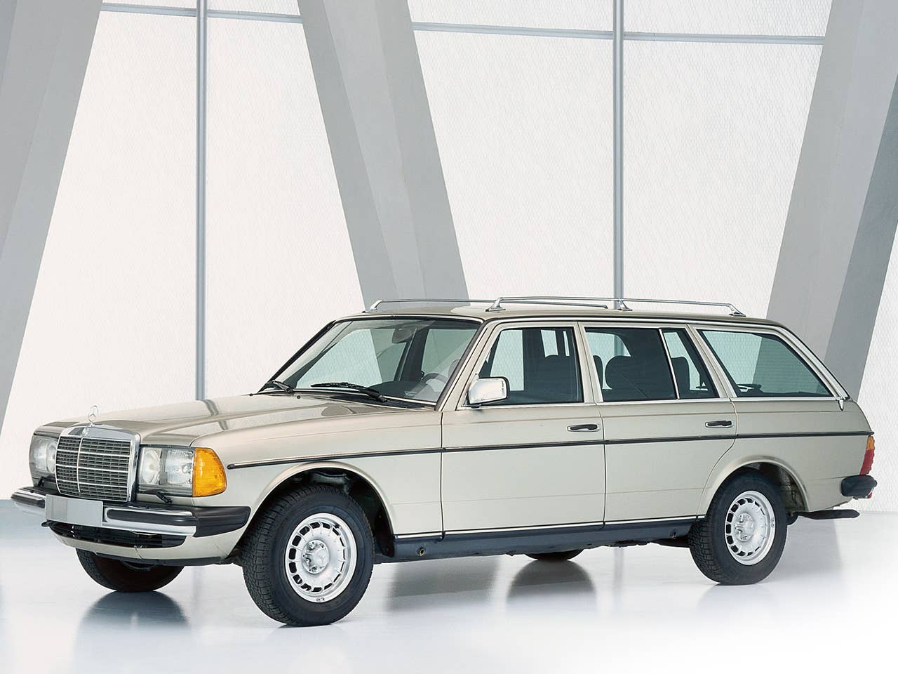 S123 Mercedes-Benz 300TD Turbodiesel