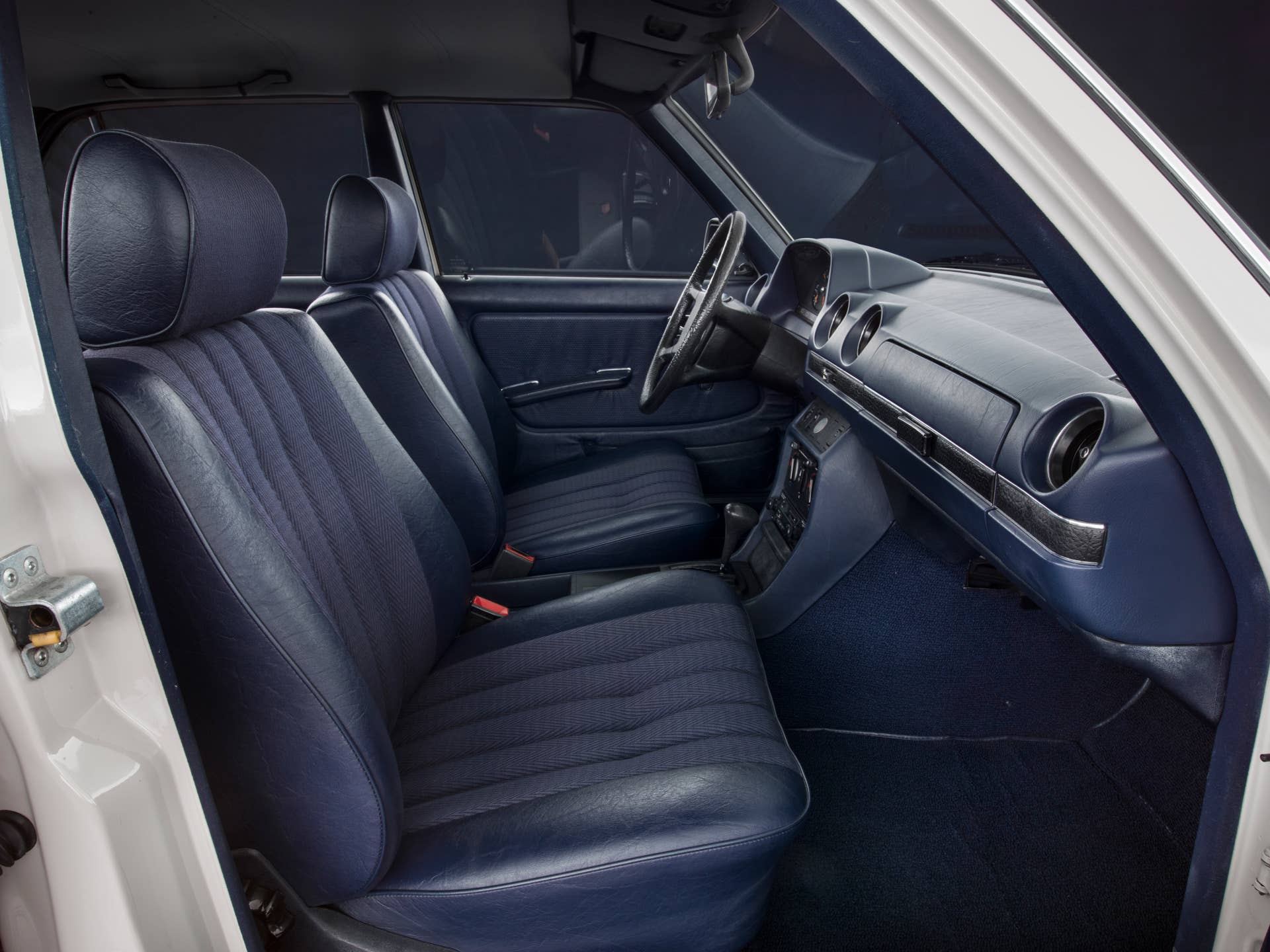 Mercedes-Benz W123