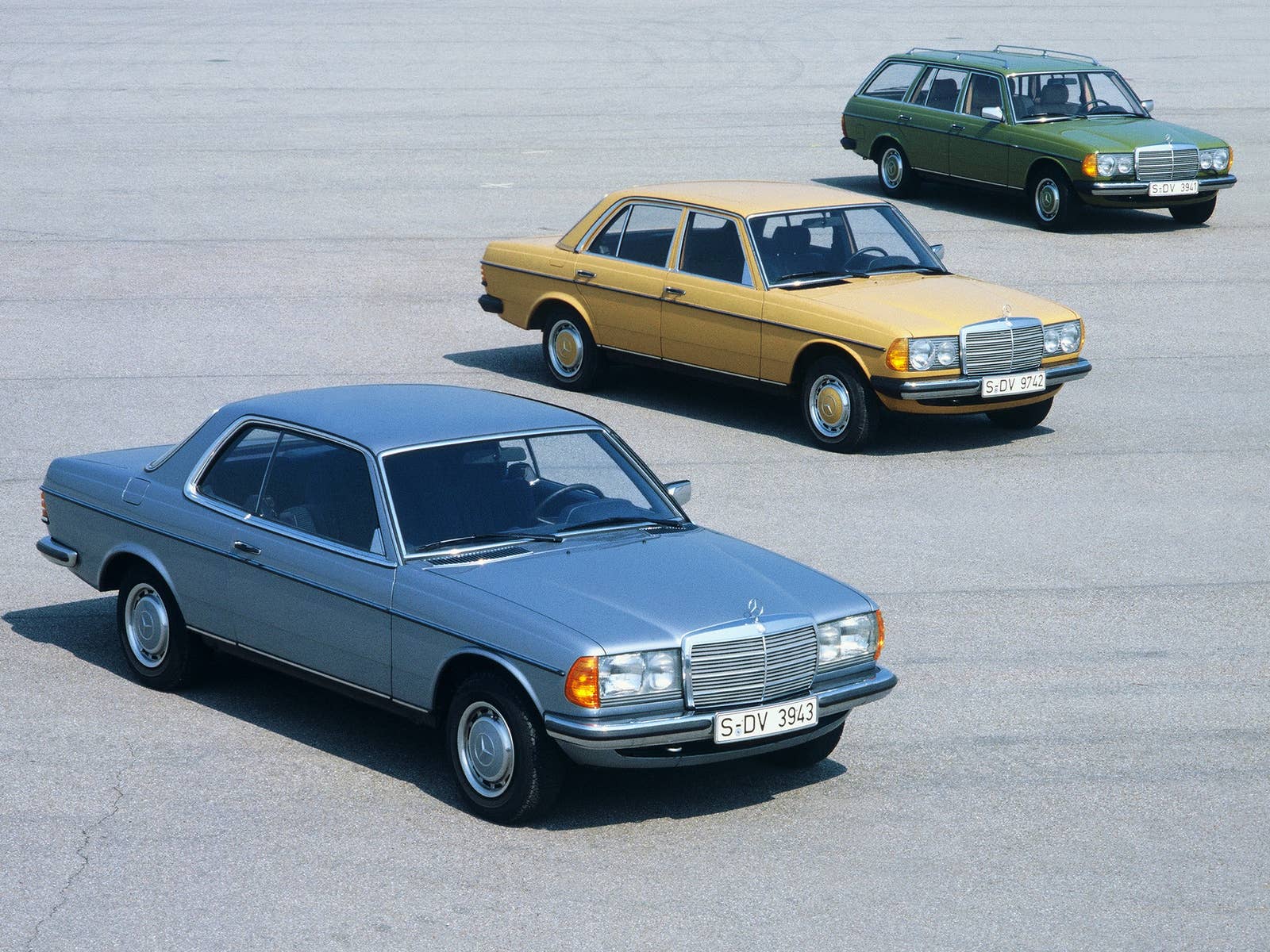 Why the Mercedes W123 Is Still the Definitive Classic Benz at 50 - Autoblog