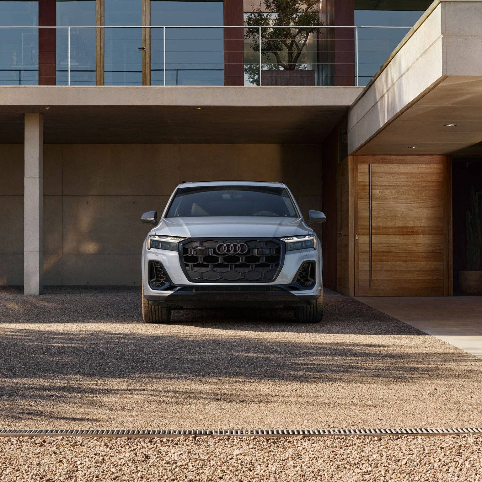 2026 Audi Q7 silver front view