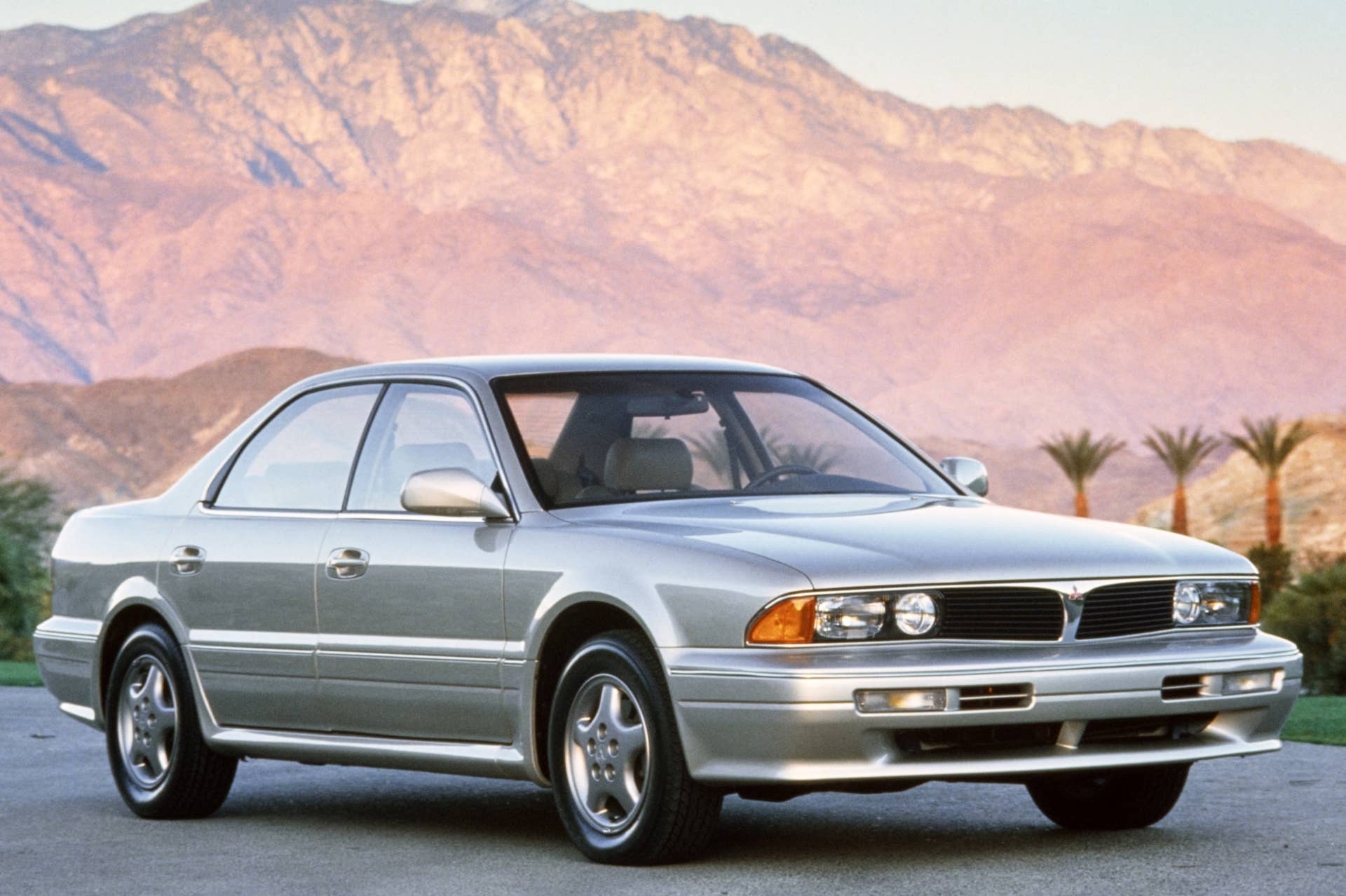 First-generation Mitsubishi Diamante