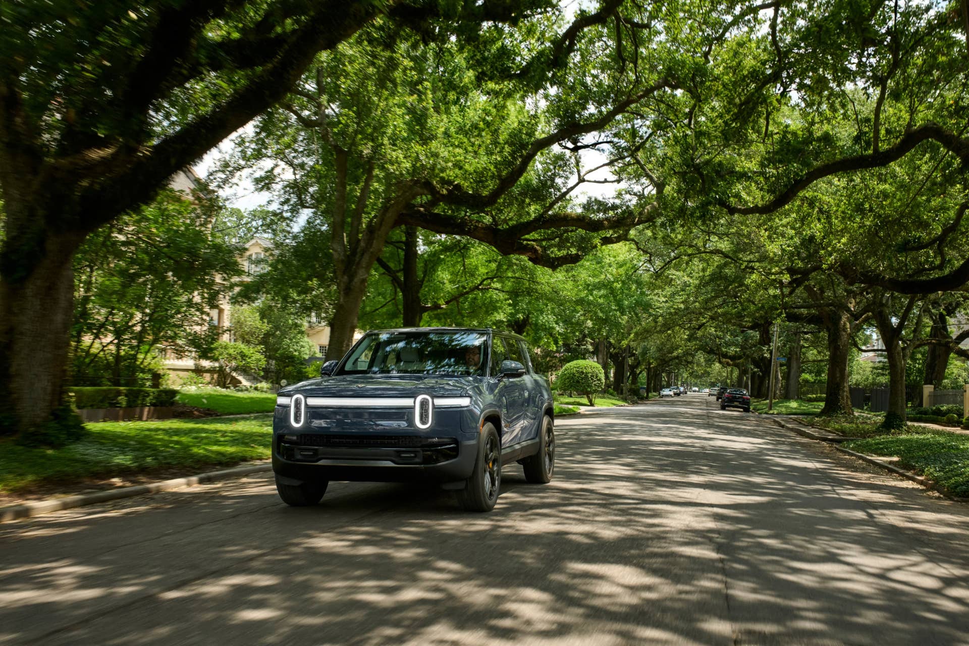 2026 Rivian R1S