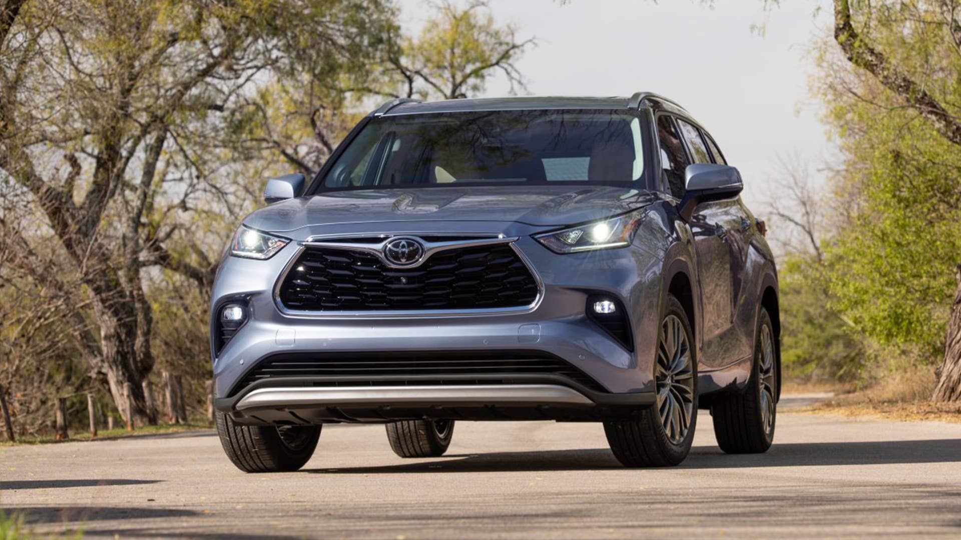 Toyota Recalls 550,000 Highlander SUVs For Rear Seat Safety Defect ...