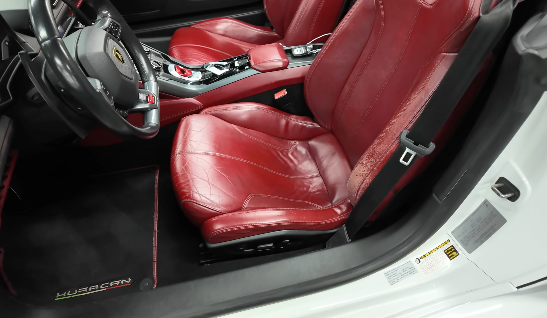 2019 Lamborghini Huracan rental seats