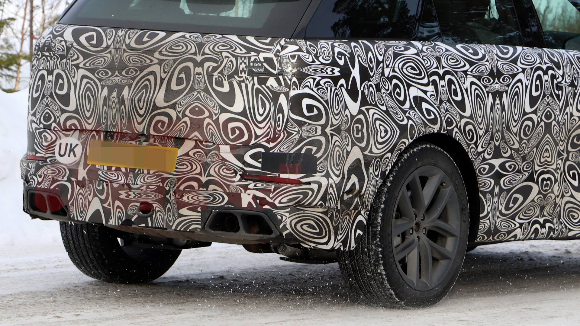 SPIED: The 2027 Range Rover Sport Is Getting a New Look - Autoblog