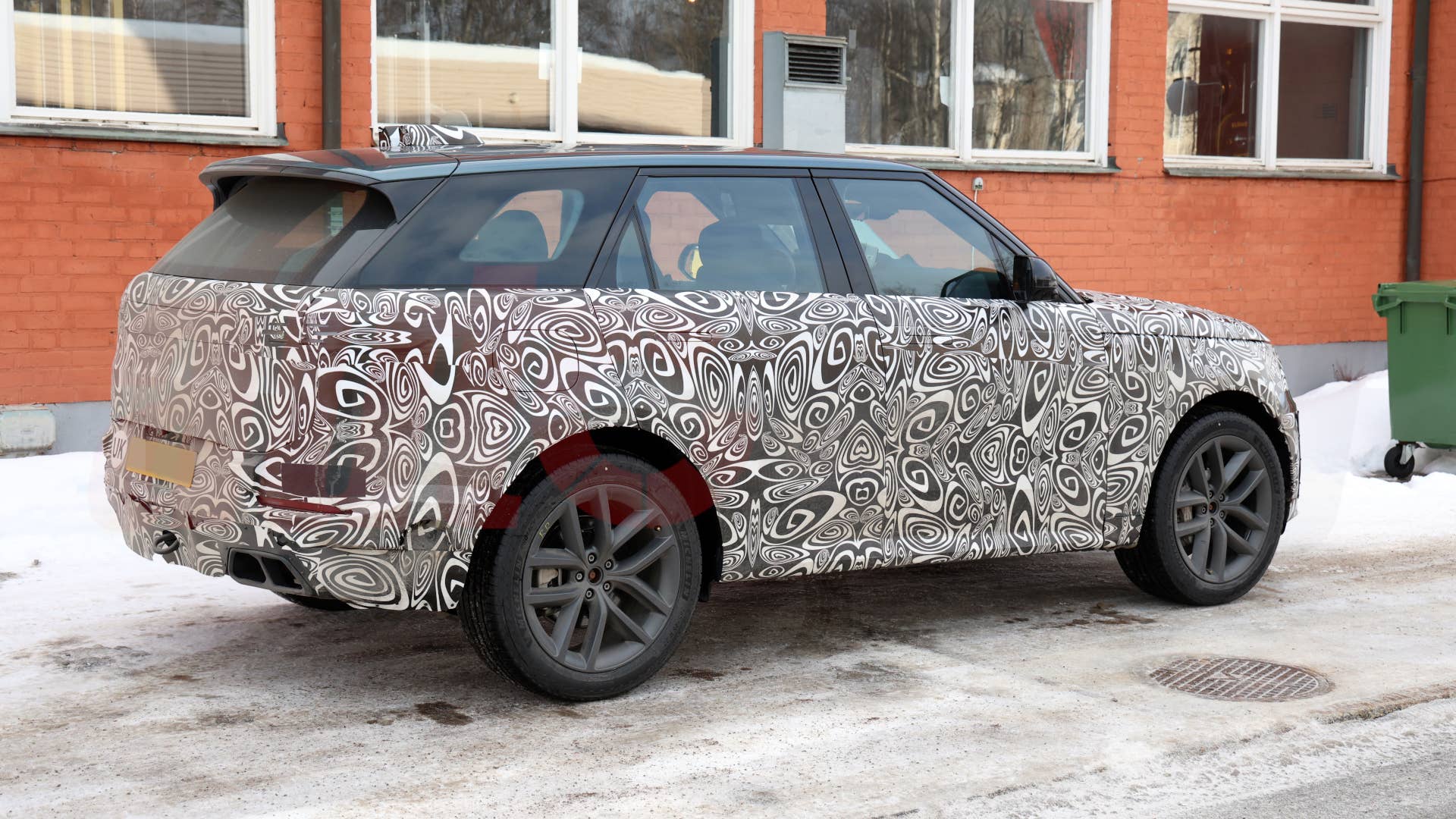 27 Range Rover SPIED: The 2027 Range Rover Sport Is Getting a New Look - Autoblog