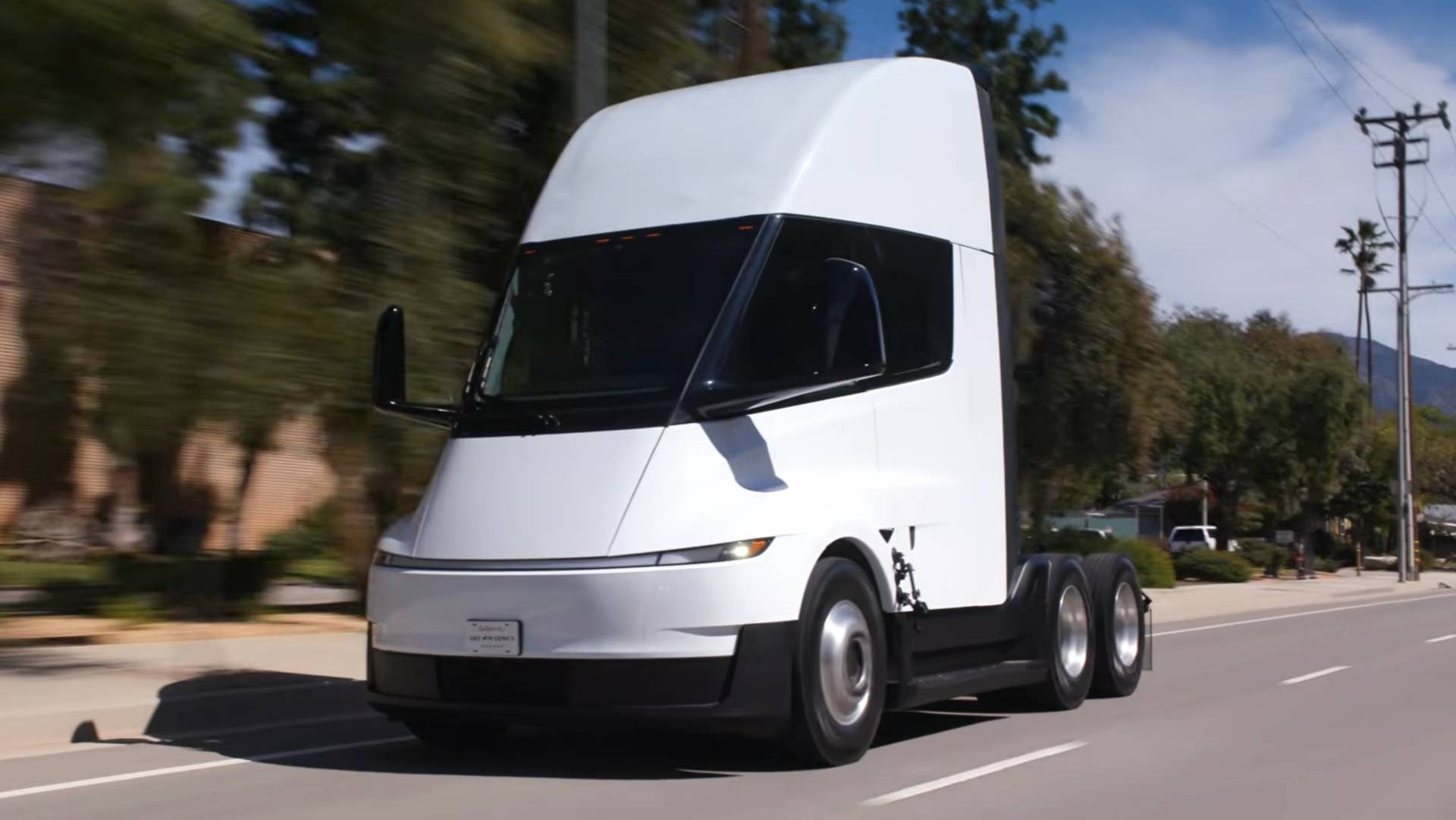 jay-leno-driving-tesla-semi-3.jpg
