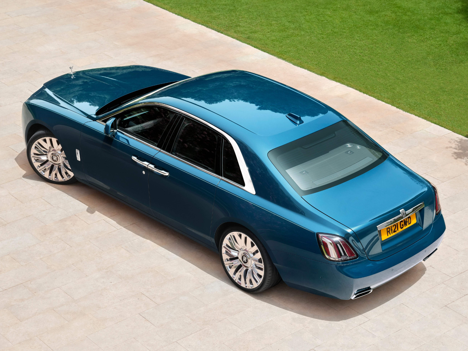 Rolls-Royce Is Protecting Buyers From Rising Interest Rates - Autoblog