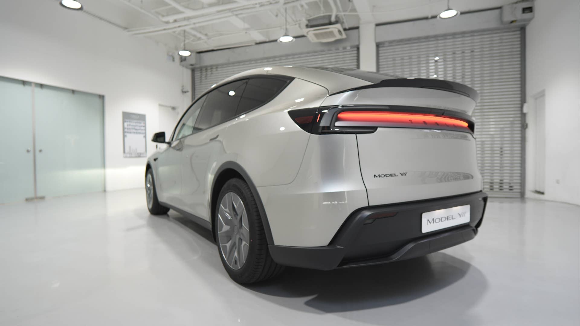 Tesla Model Y L