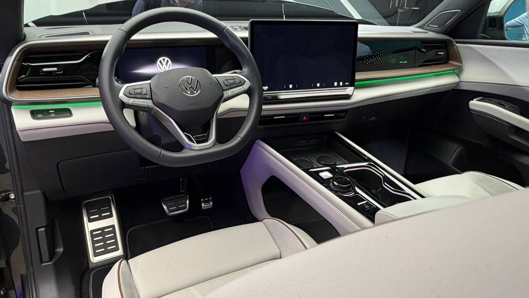 2027 VW Atlas Unveiled as Sleeker, More Powerful Telluride Rival - Autoblog