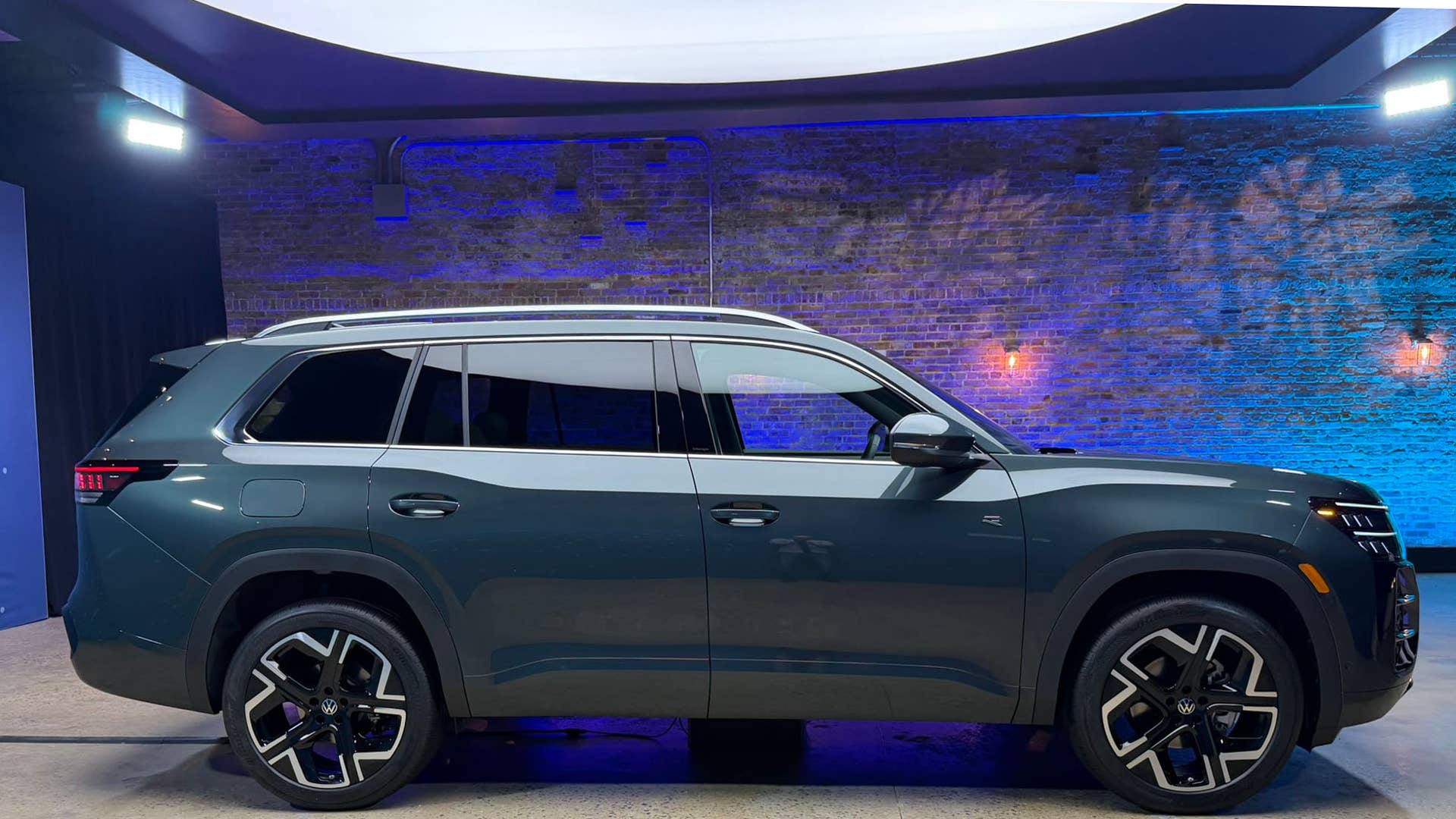 2027 VW Atlas Unveiled as Sleeker, More Powerful Telluride Rival - Autoblog