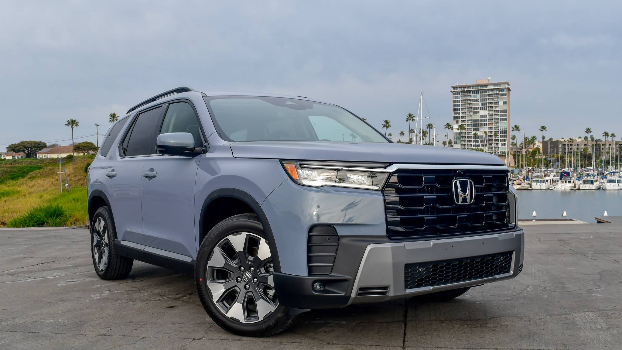 2026 Honda Pilot Elite AWD front angled view